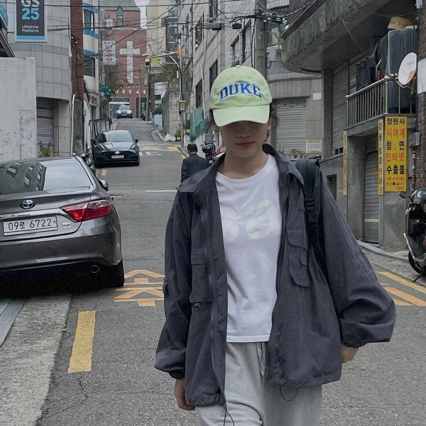 (W) Nike Air Force 1 Shadow Triple White, [예약 배송][KREAM 단독] Safarispot 1/2 Basic Safari T-Shirt White 착용 스타일 - 2