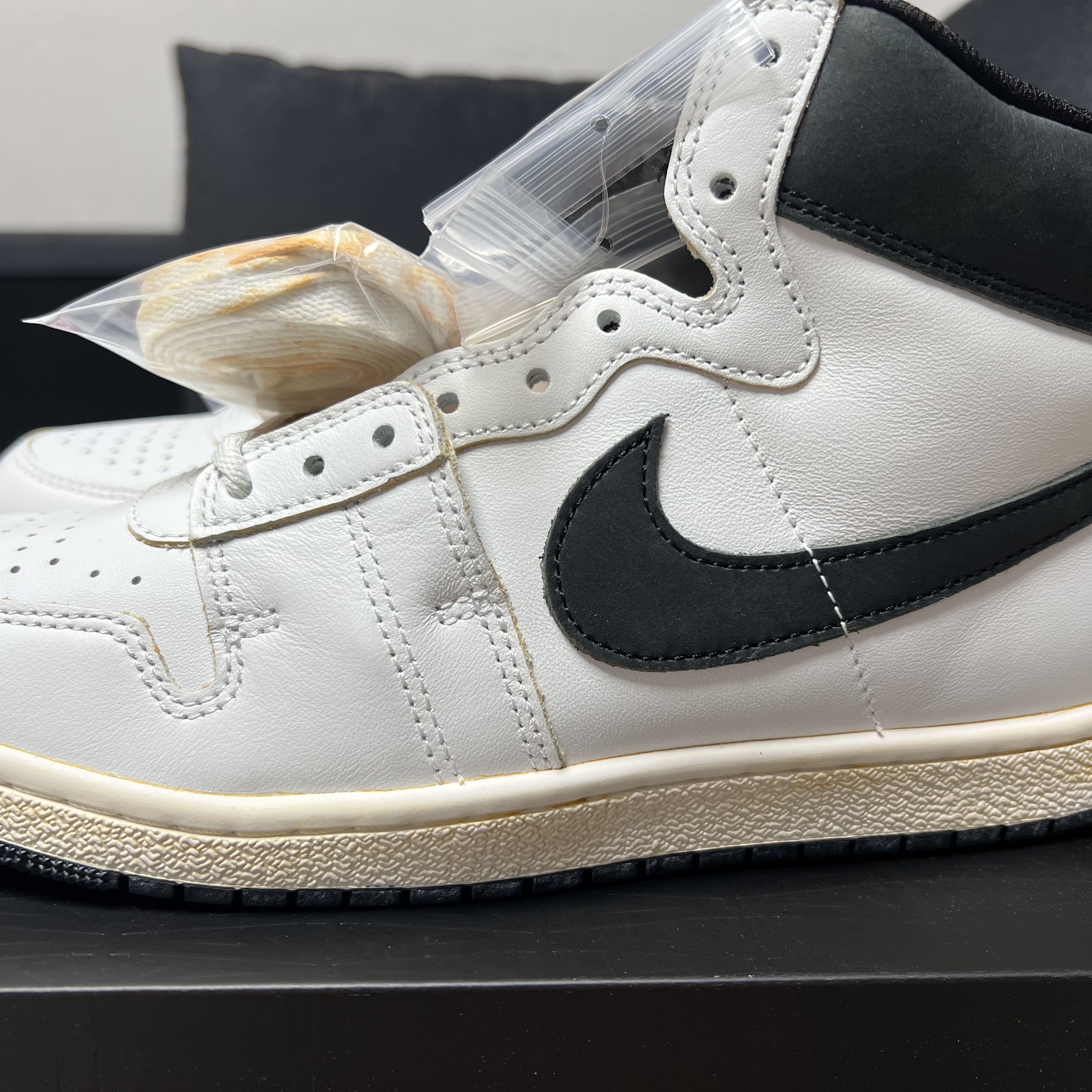 Jordan x A Ma Maniere Air Ship Summit White Black 착용 스타일 - 2