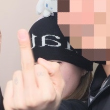 Matin Kim Logo Jacquard Short Beanie Black 착용 스타일 - 2