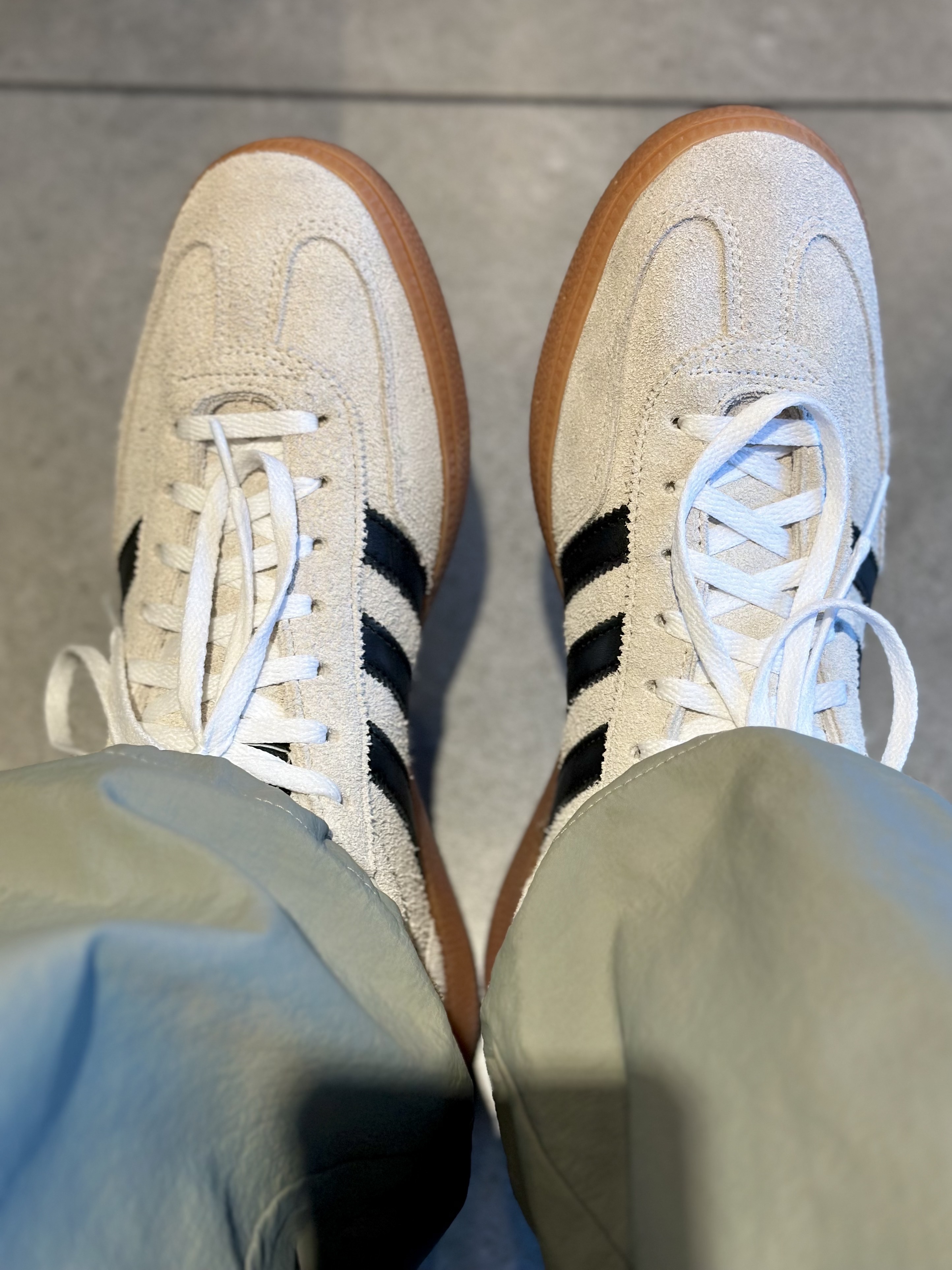 (W) Adidas Spezial Handball Aluminium Core Black 착용 스타일