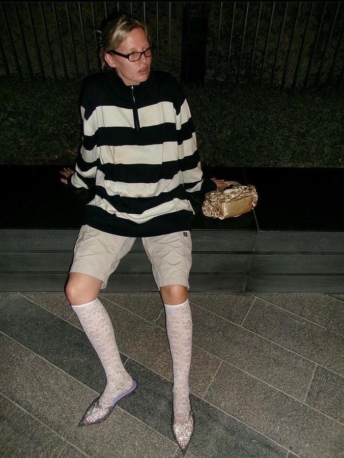 (W) Matin Kim Over Knee Socks White, (W) Dior High Socks Black Technical Cotton Mesh 착용 스타일 - 2