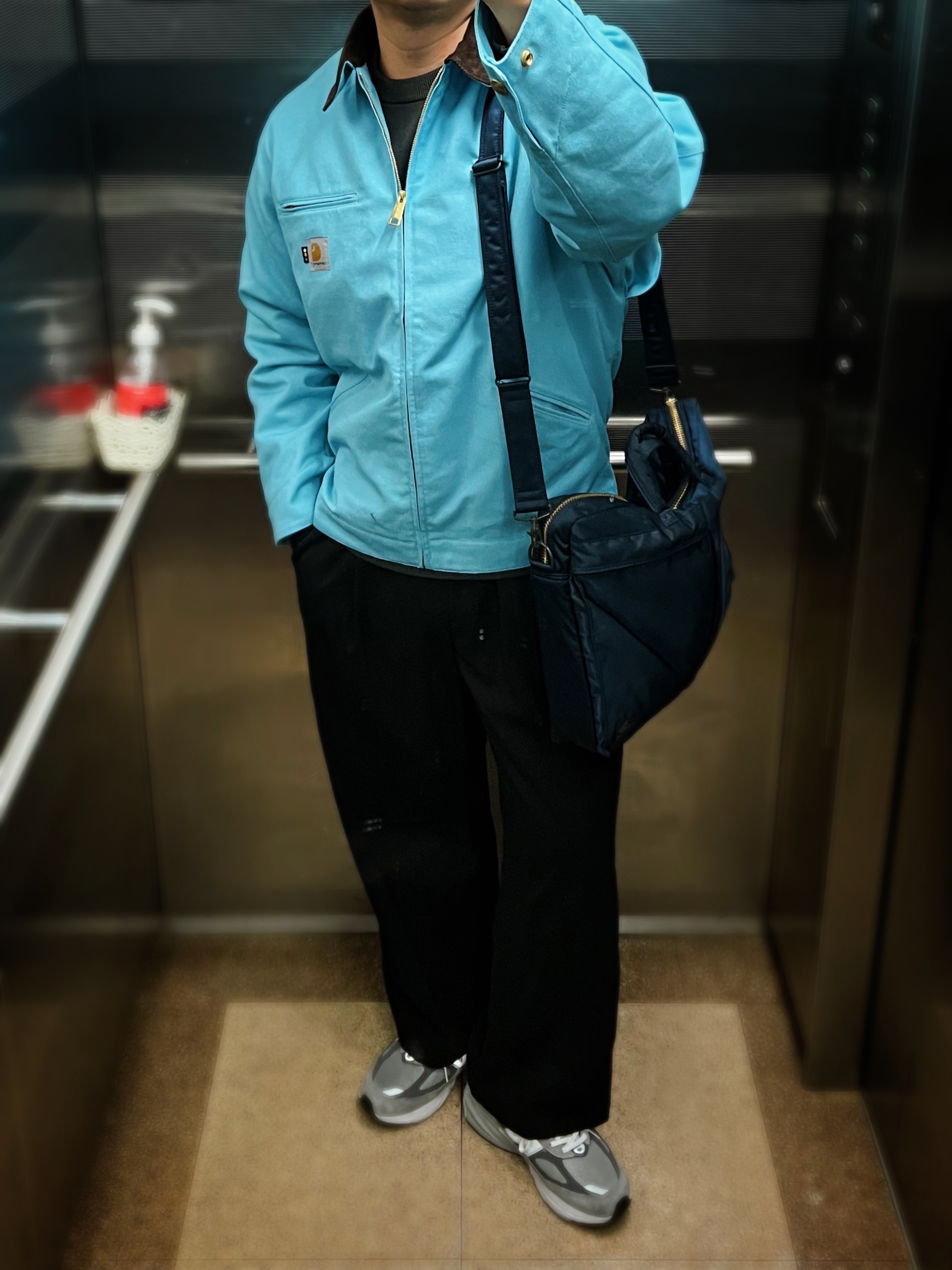 Carhartt WIP x IAB Studio OG Detroit Jacket Milky Blue, Porter Tanker 2Way Briefcase Iron Blue 착용 스타일 - 5