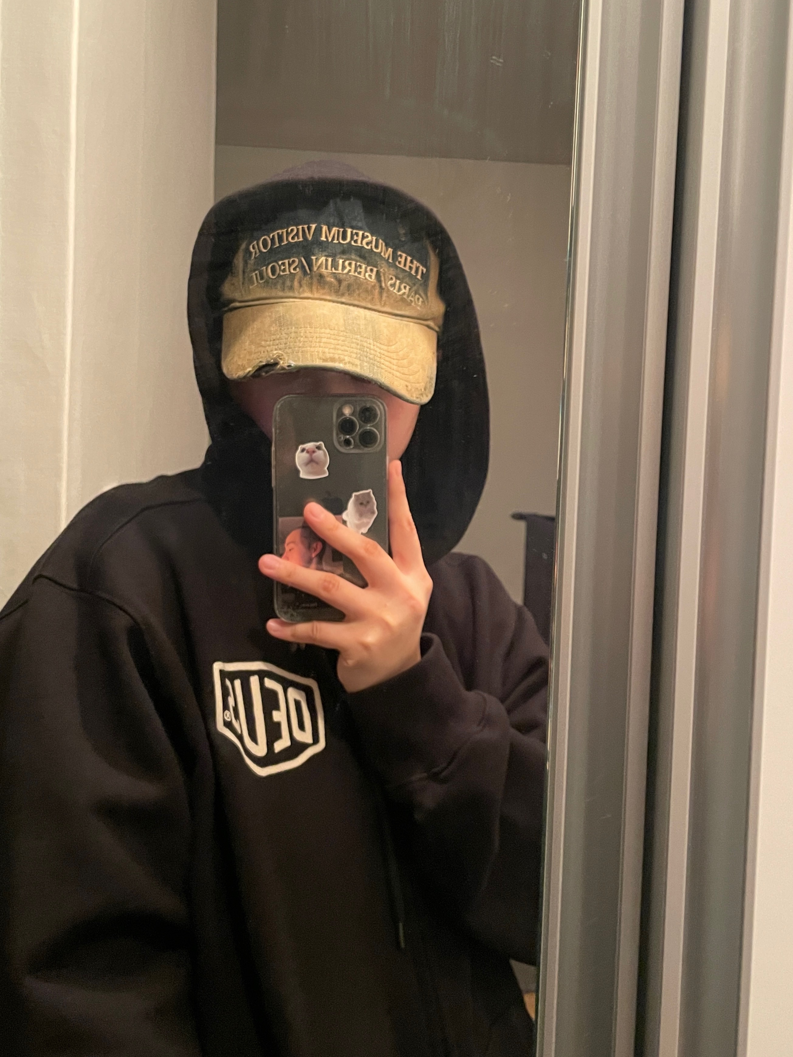 The Museum Visitor Washed Denim Ball Cap Yellow Blue, Deus Ex Machina Seoul College Hooded Jacket Black 착용 스타일