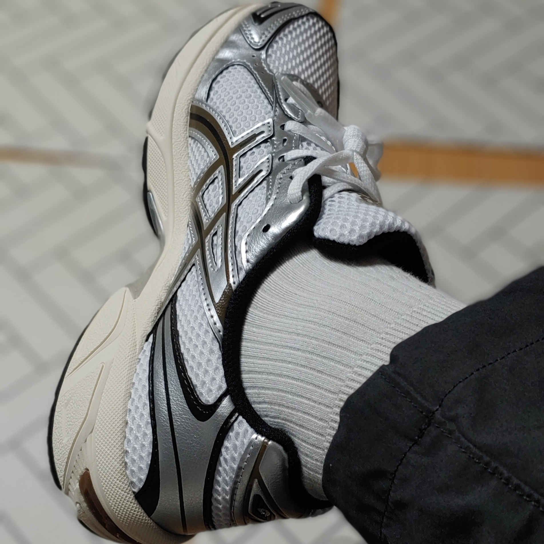 Asics Gel-1130 White Clay Canyon 착용 스타일 - 3