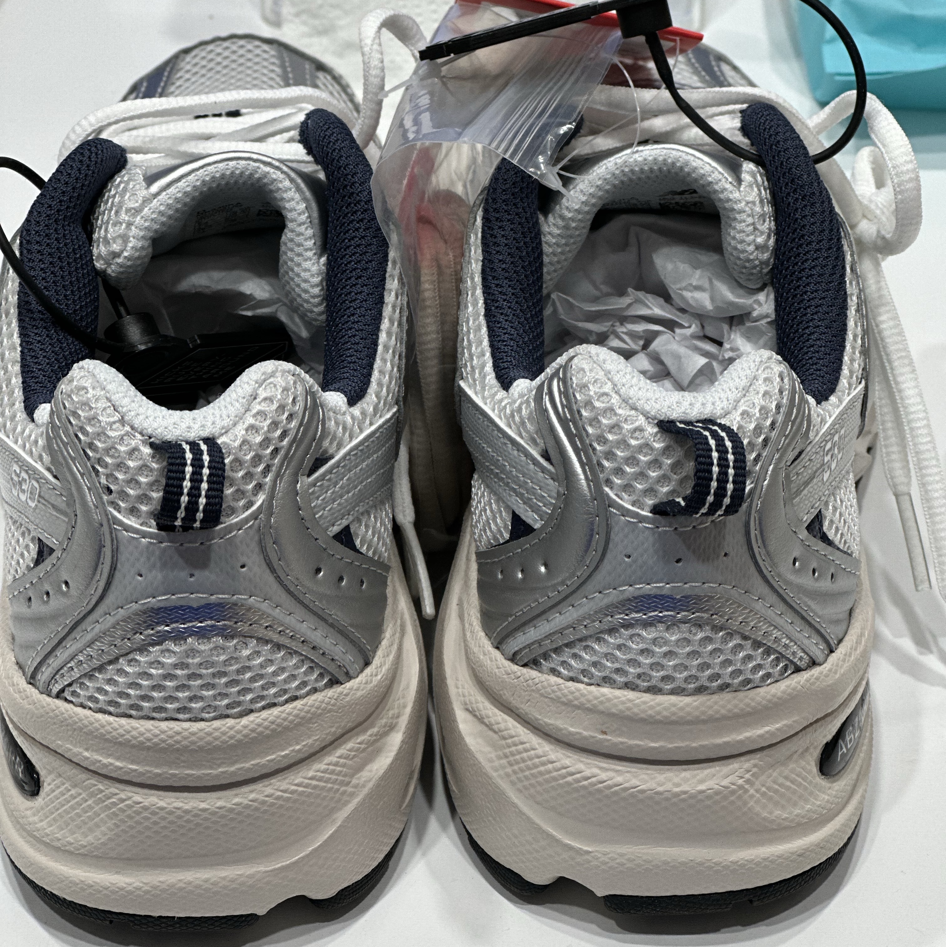 New Balance 530 Steel Grey 착용 스타일 - 3