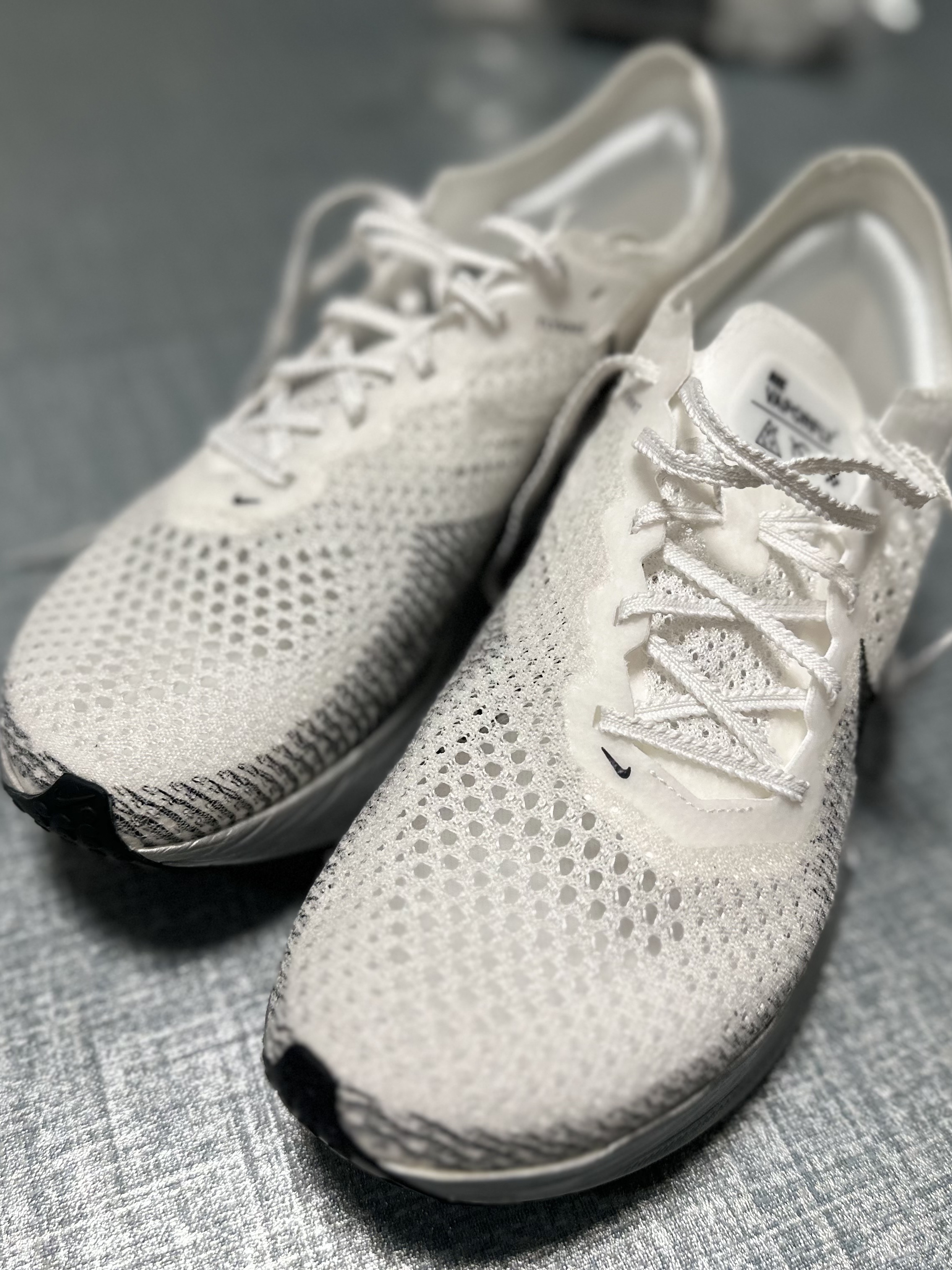 Nike ZoomX Vaporfly Next% 3 White Grey 착용 스타일