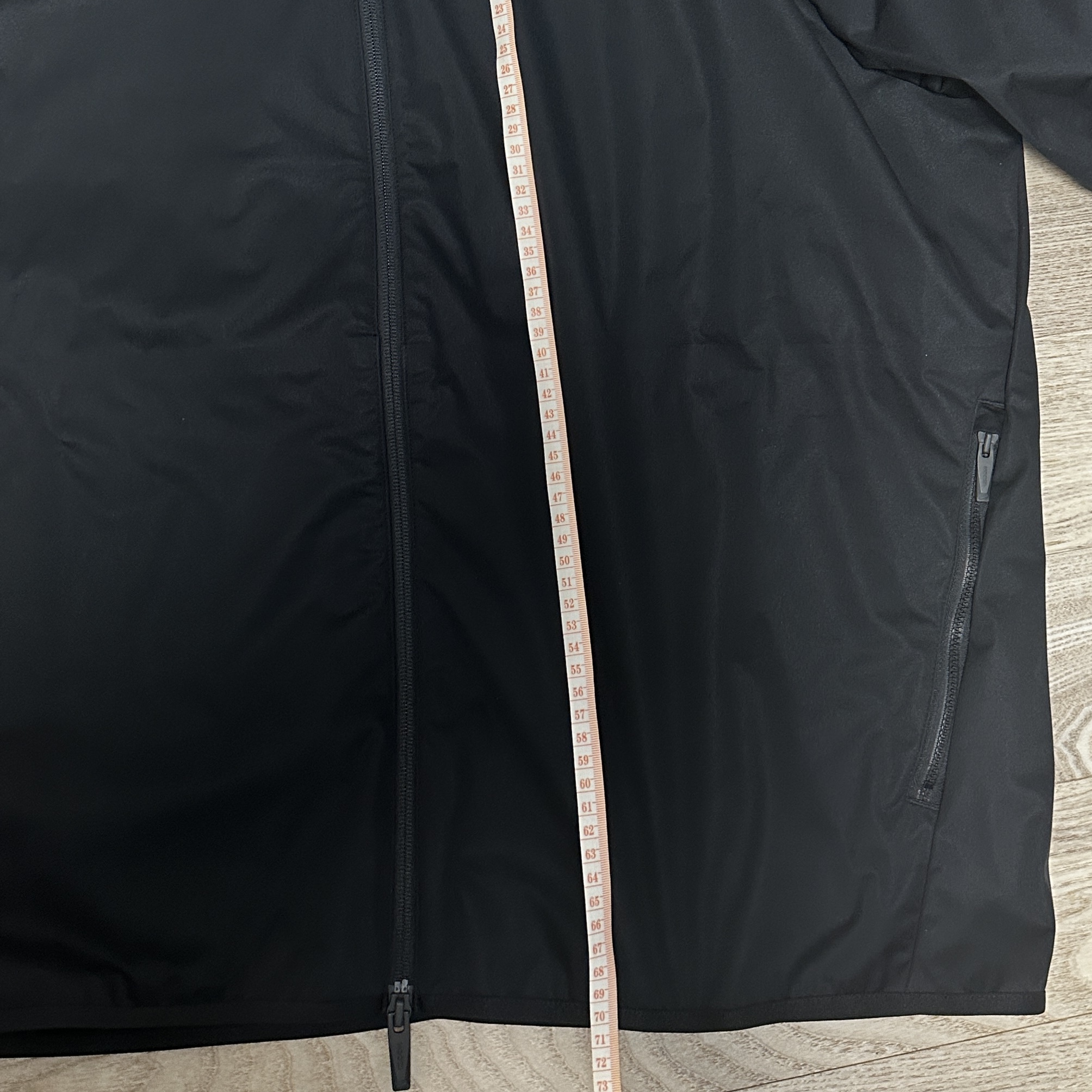 Nike x Drake Nocta Basketball Warmup Jacket Black (DV3661-010) 착용 스타일 - 3