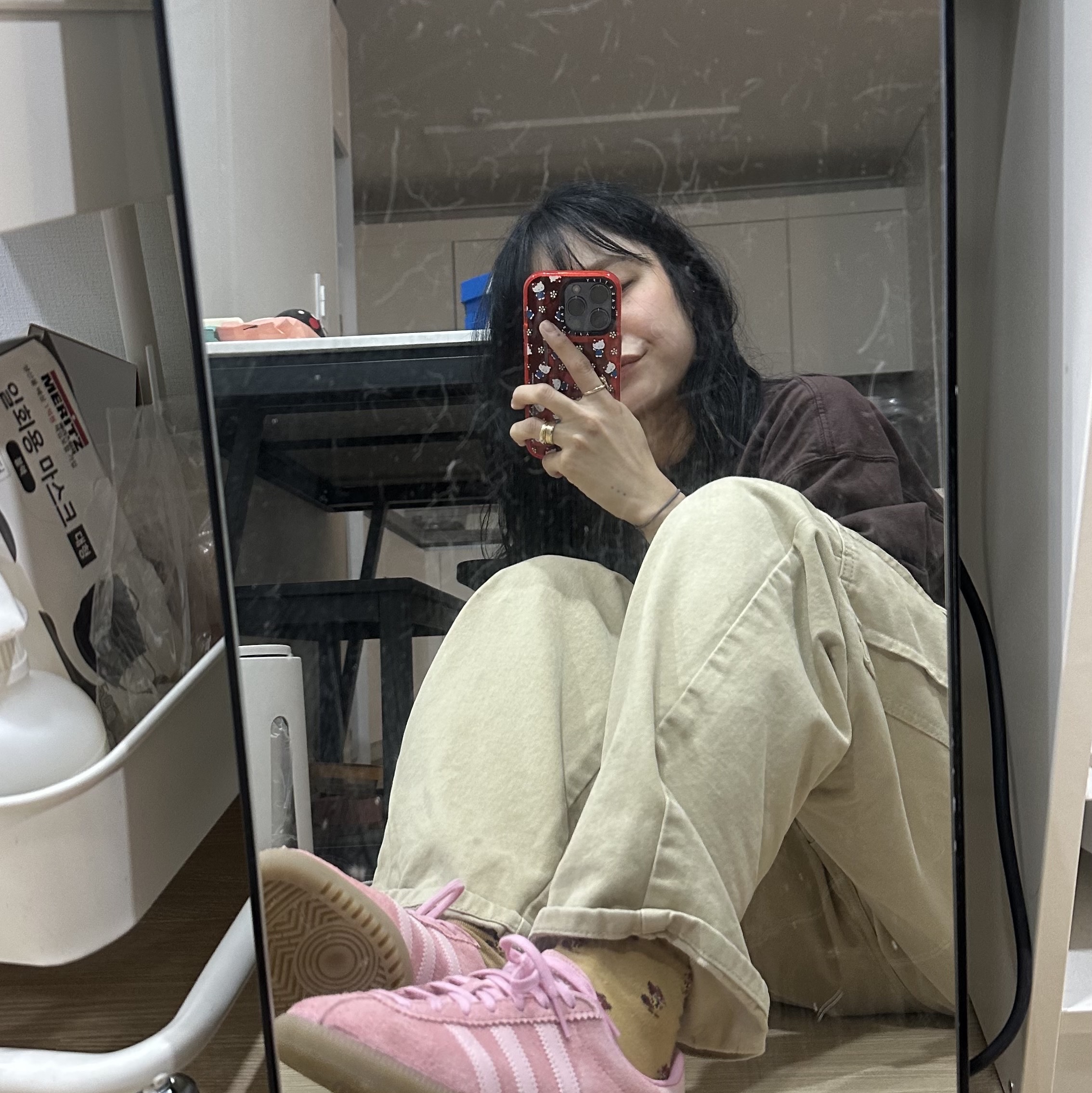 Adidas Bermuda Glow Pink 착용 스타일