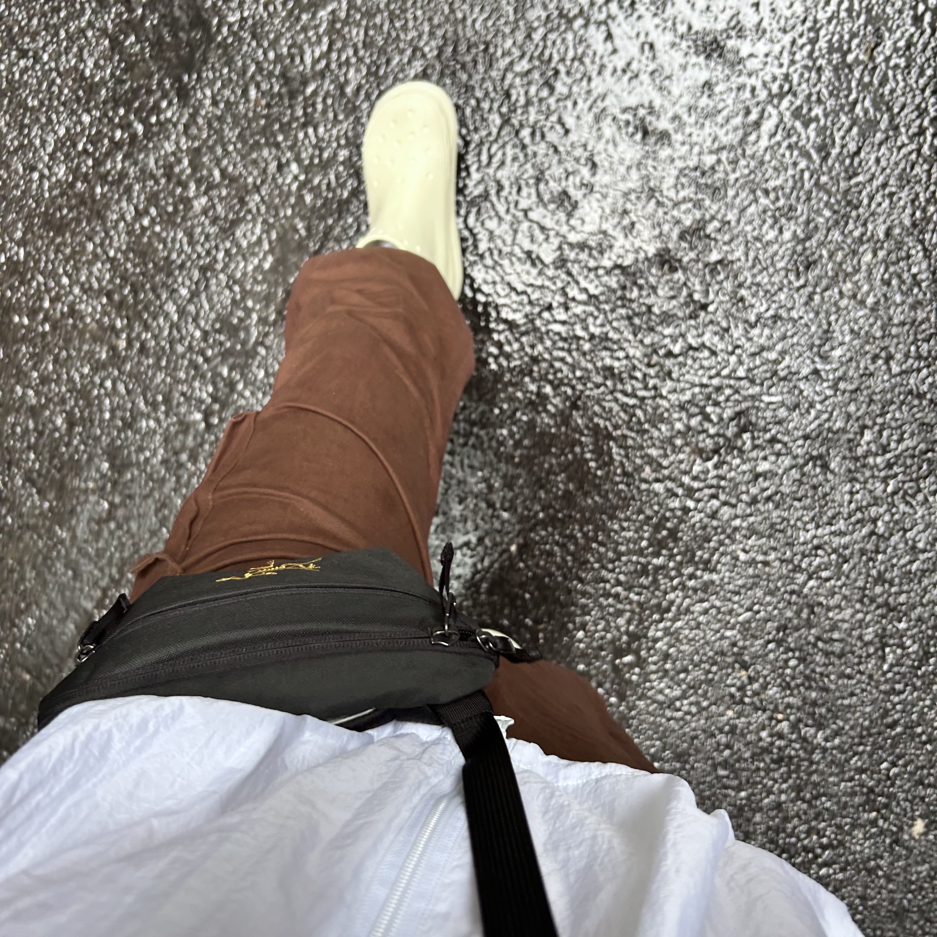 Crocs Classic Crush Boot Bone, Arc'teryx Mantis 1 Waistpack Black 착용 스타일