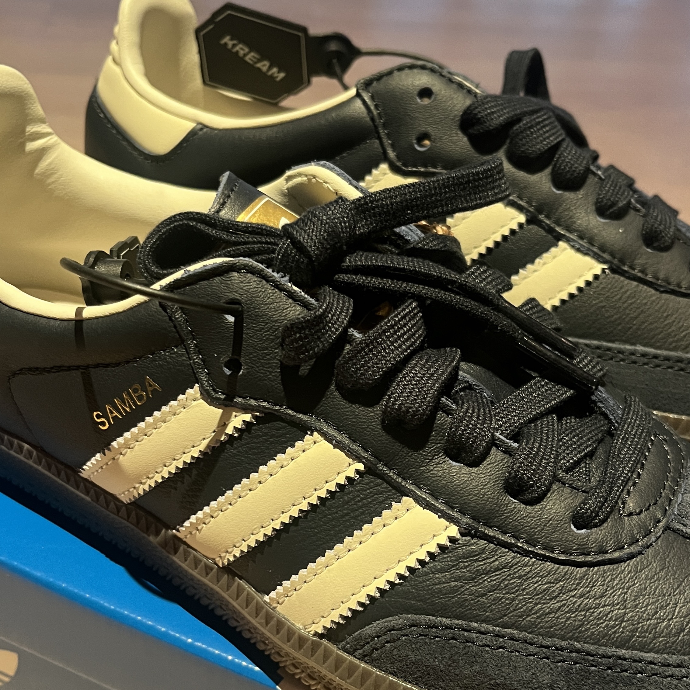 Adidas Samba OG Night Navy Cream White 착용 스타일 - 2