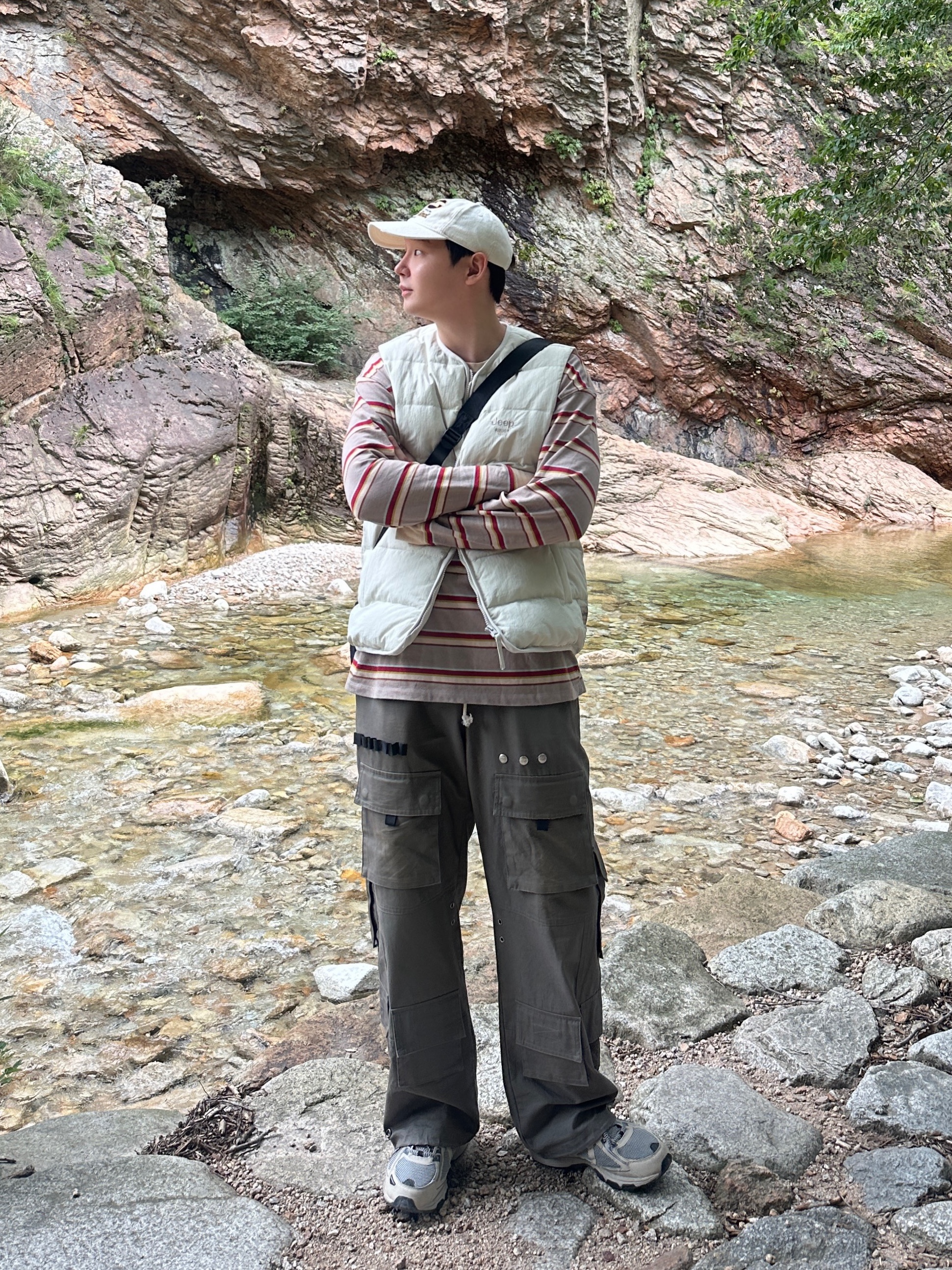 Diesel C-Syom Baseball Cap in Bull Denim White, Asics Gel-Venture 6 Feather Grey Black 착용 스타일 - 1
