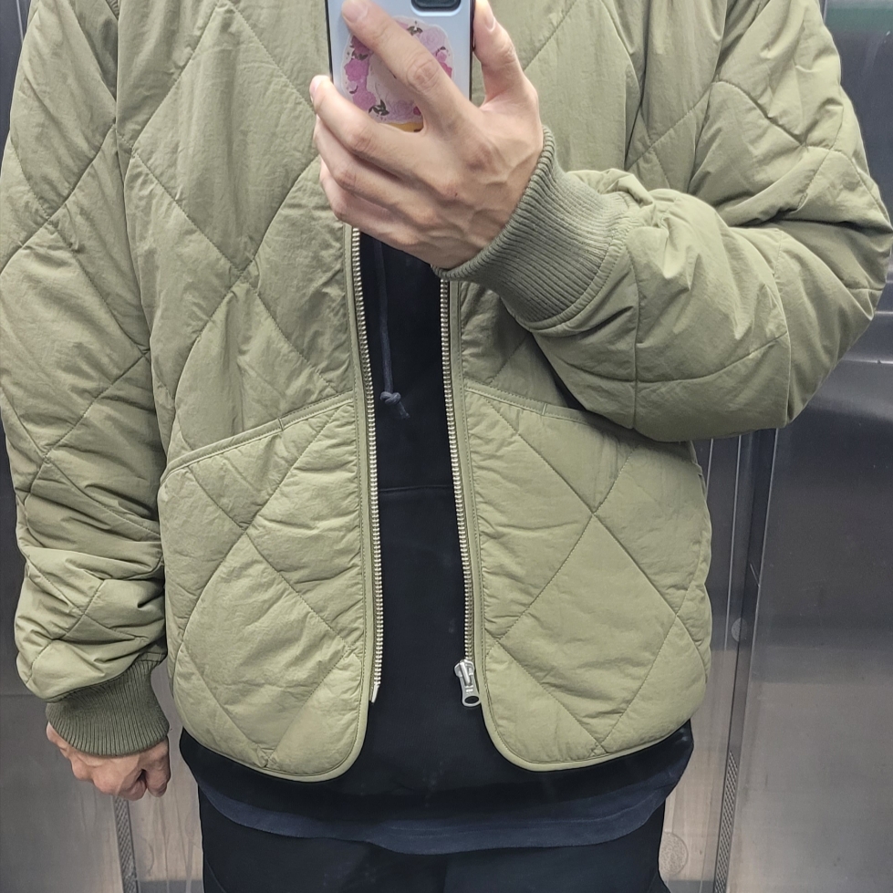 Stussy 8 Ball Quilted Liner Jacket Olive 착용 스타일 - 2