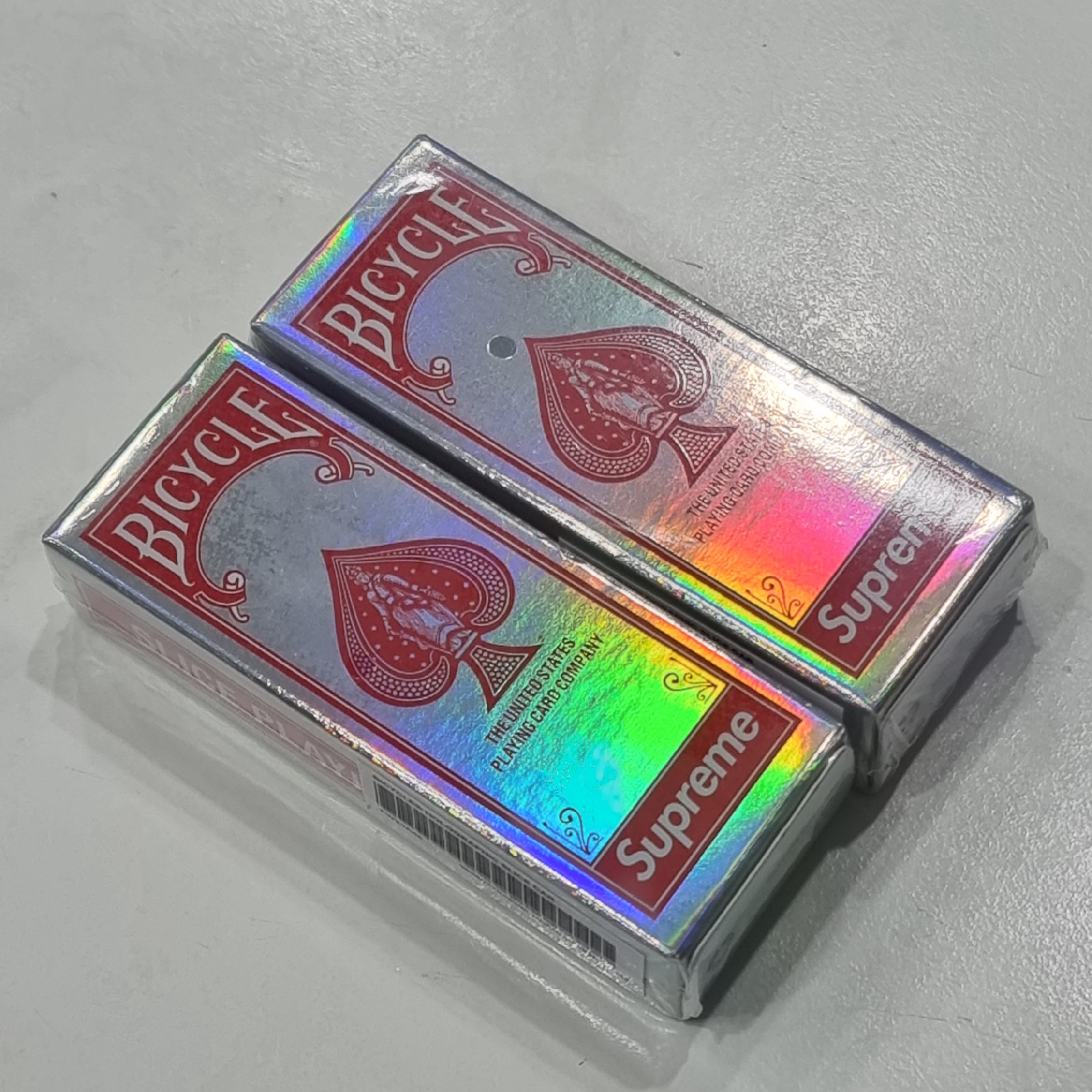 Supreme x Bicycle Holographic Slice Cards Holographic - 23FW 착용 스타일