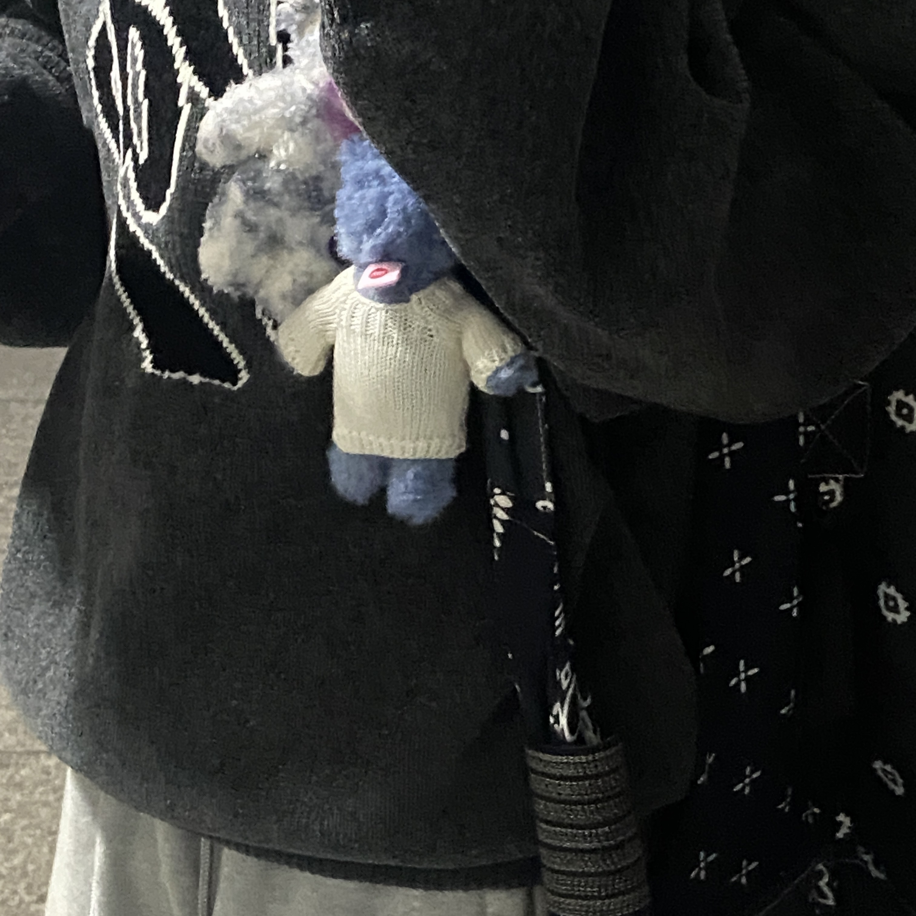 Palace Script Knit Metalico - 23FW, Palace Major Fret Scarf Navy Cream - 23FW 착용 스타일 - 3
