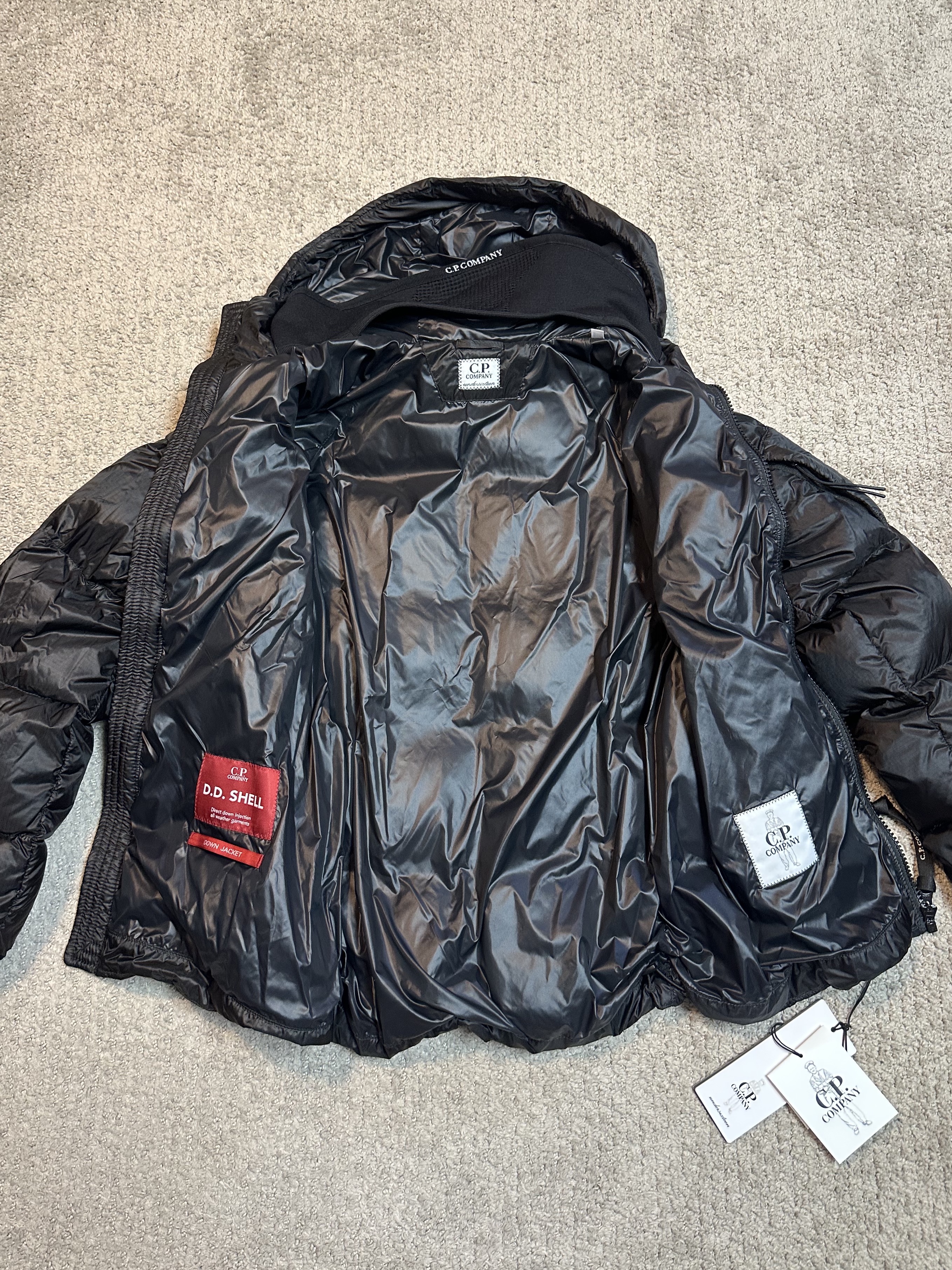 C.P. Company DD Shell Hooded Down Jacket Black - 22FW 착용 스타일 - 2