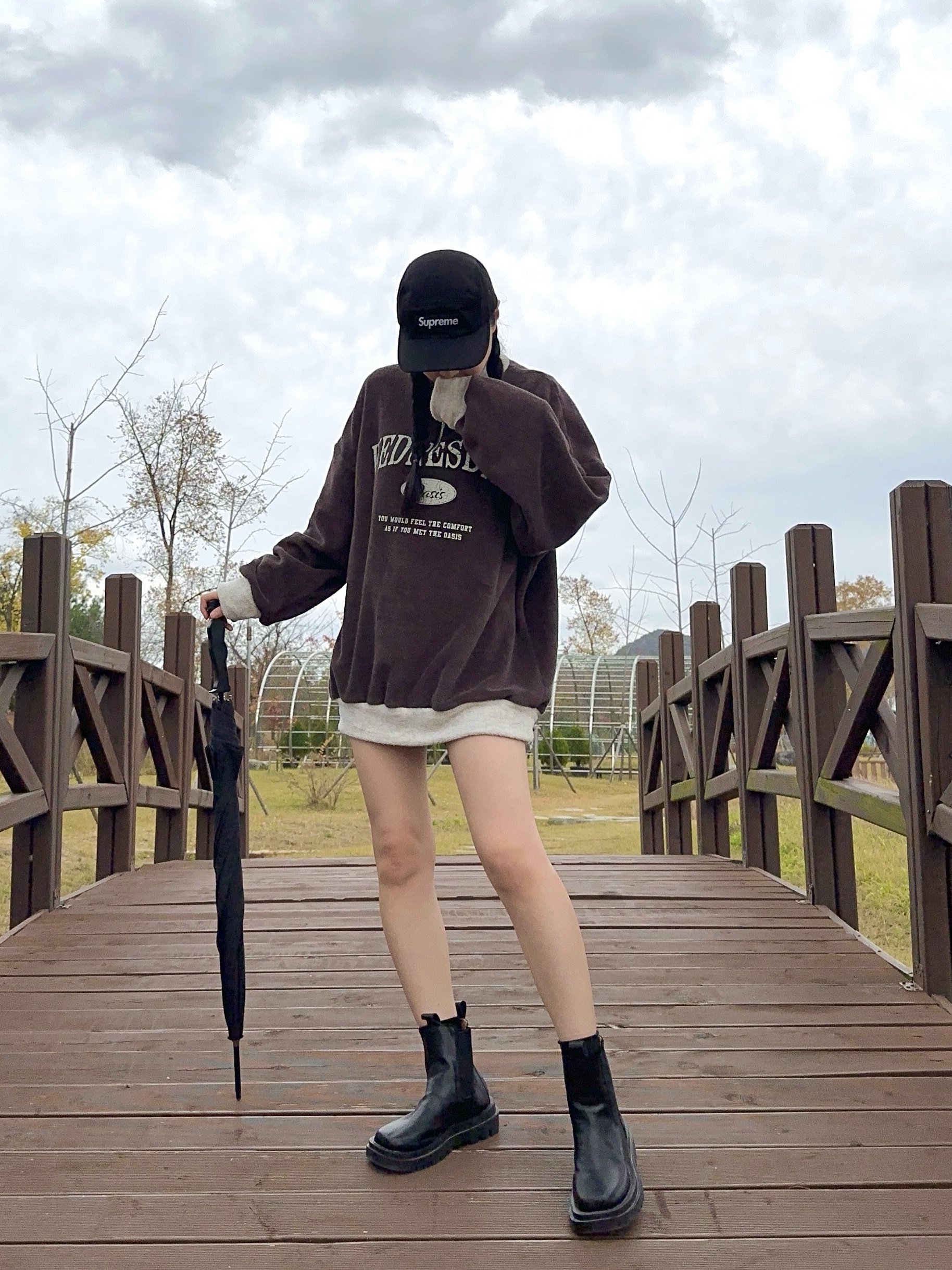 Supreme Washed Chino Twill Camp Cap Black 착용 스타일 - 4
