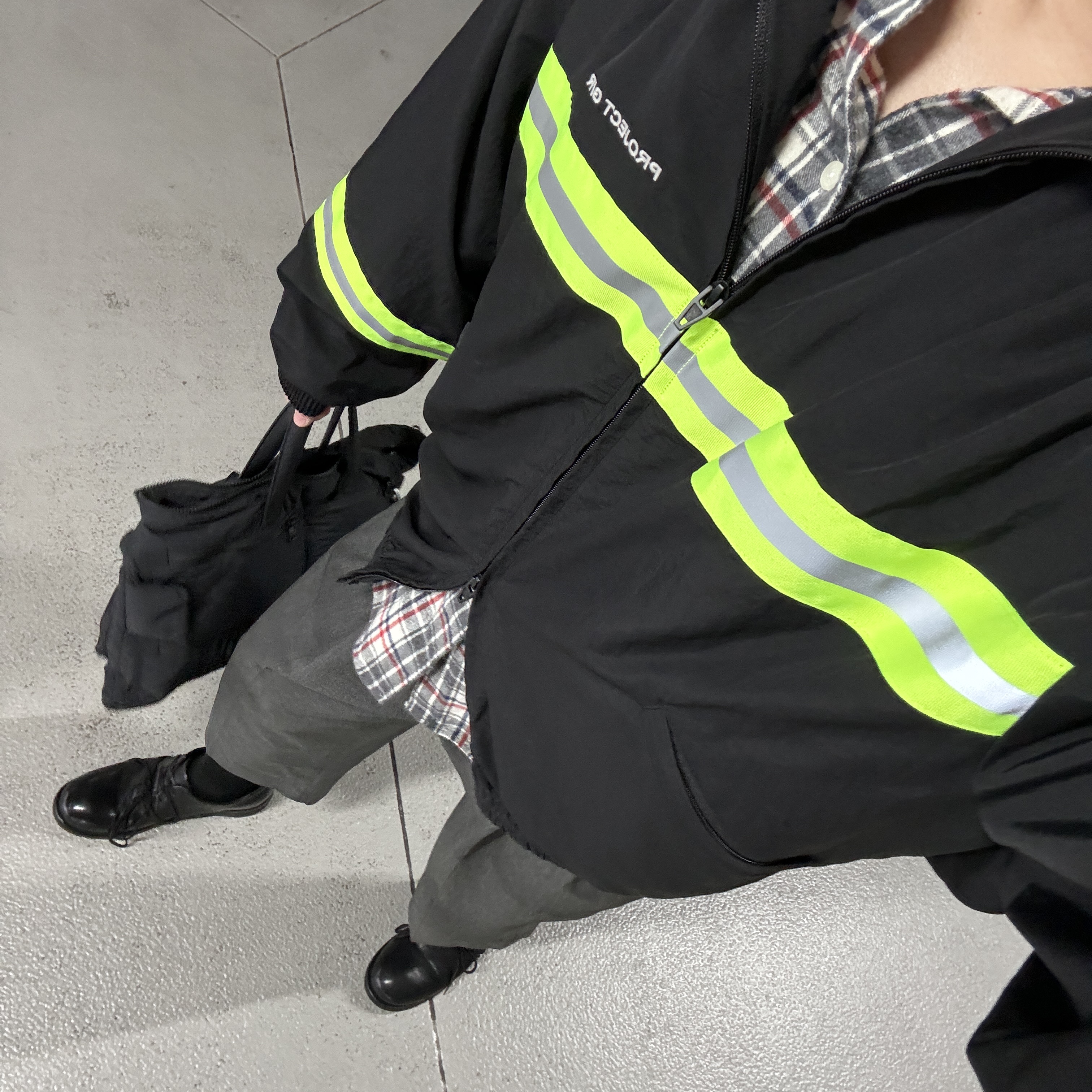 Project G/R Firefighter Track Jacket Black 착용 스타일 - 3