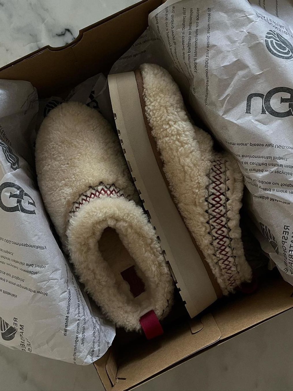 (W) UGG Tazz Braid Natural 착용 스타일 - 2