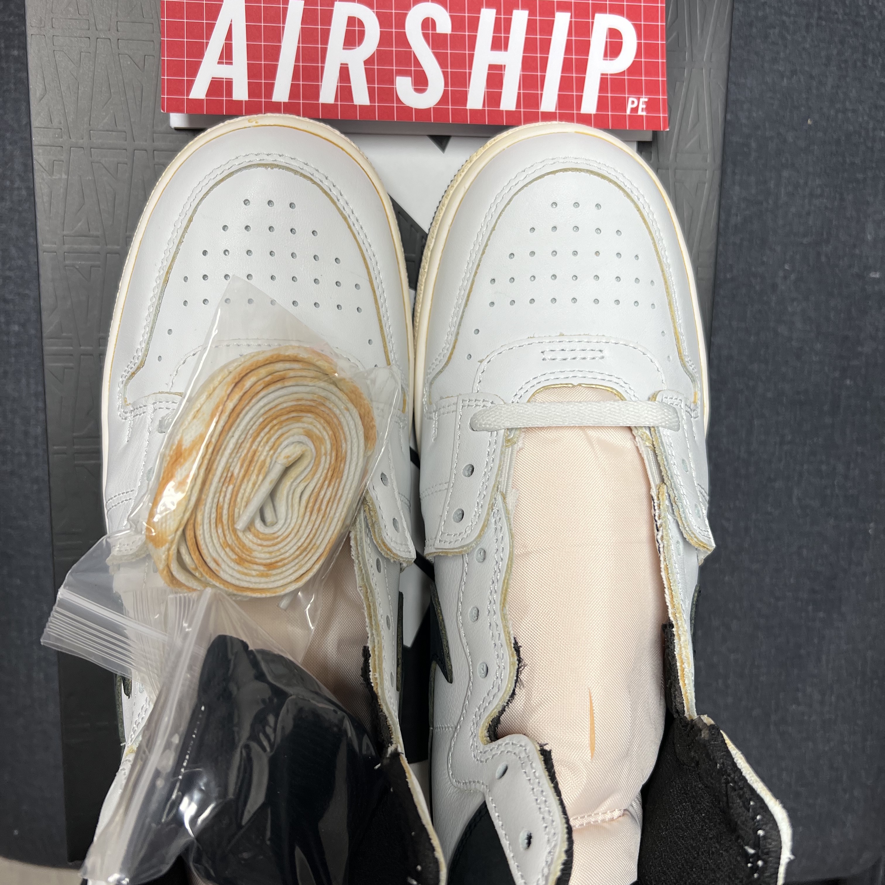 Jordan x A Ma Maniere Air Ship Summit White Black 착용 스타일 - 1