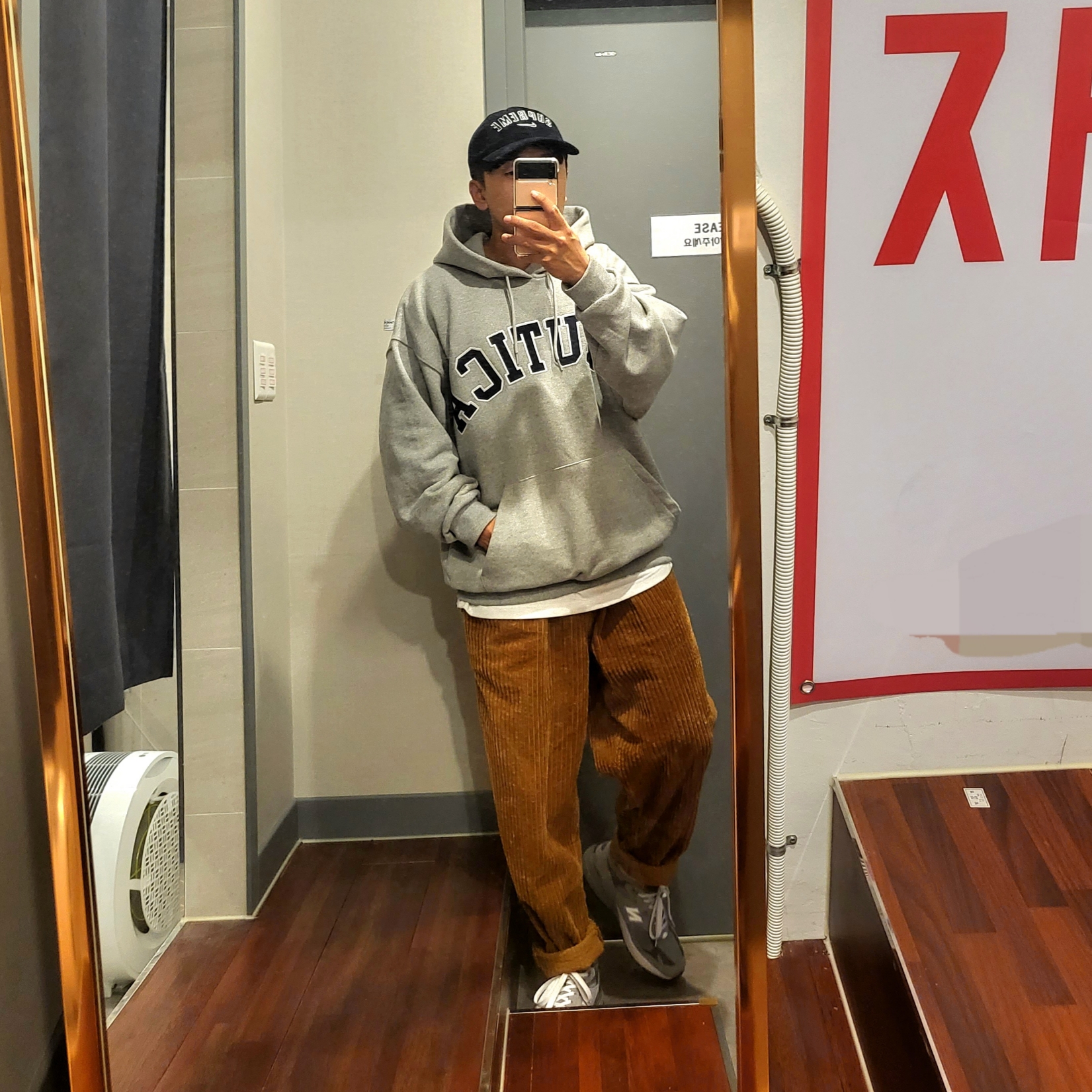 Supreme x Nike Arc Corduroy 6-Panel Black - 22SS, New Balance 993 Made in USA Grey - D Standard 착용 스타일 - 5