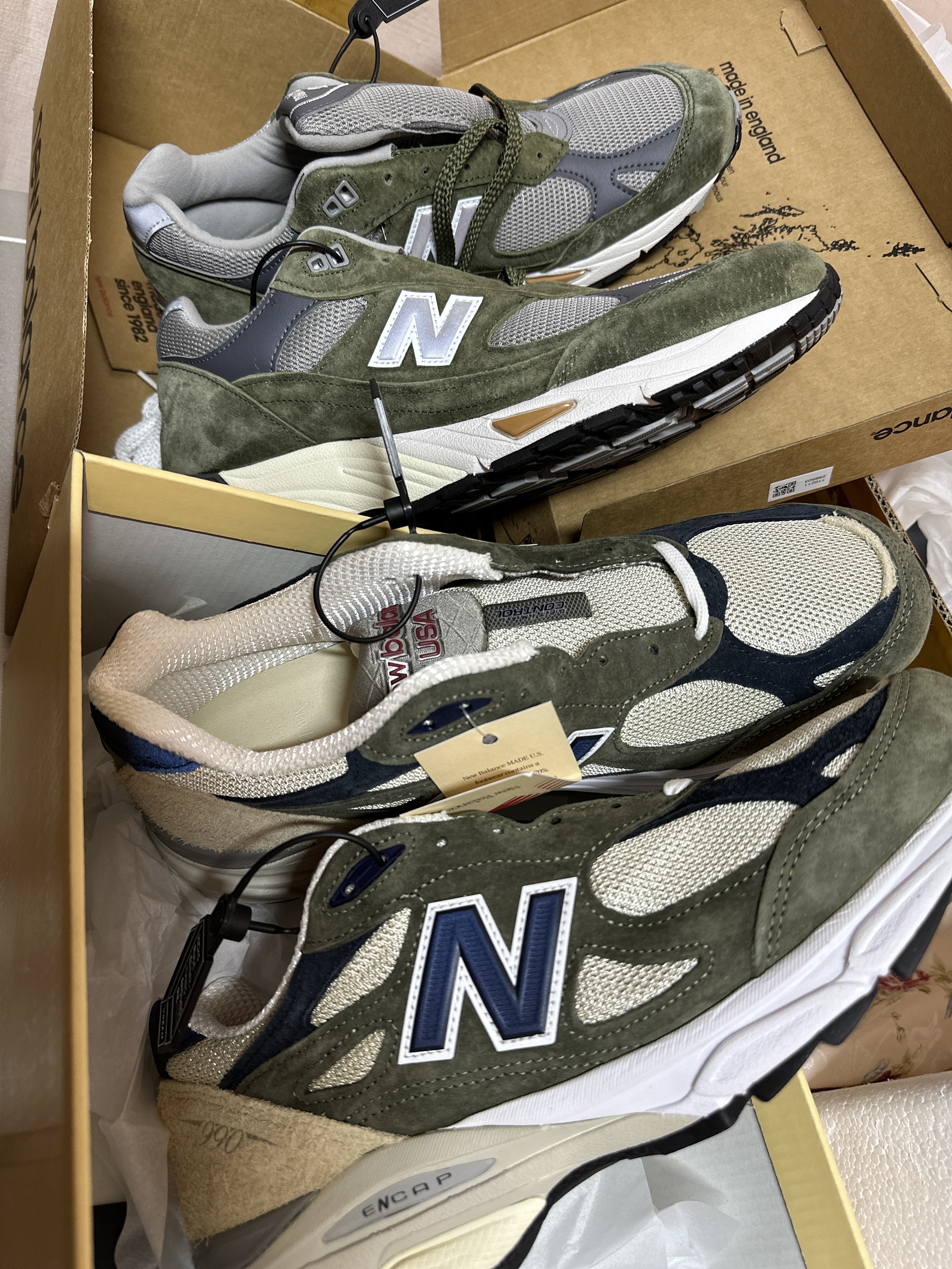 New Balance 991 Made in UK Green Grey, New Balance 990v3 Made in USA Olive 착용 스타일