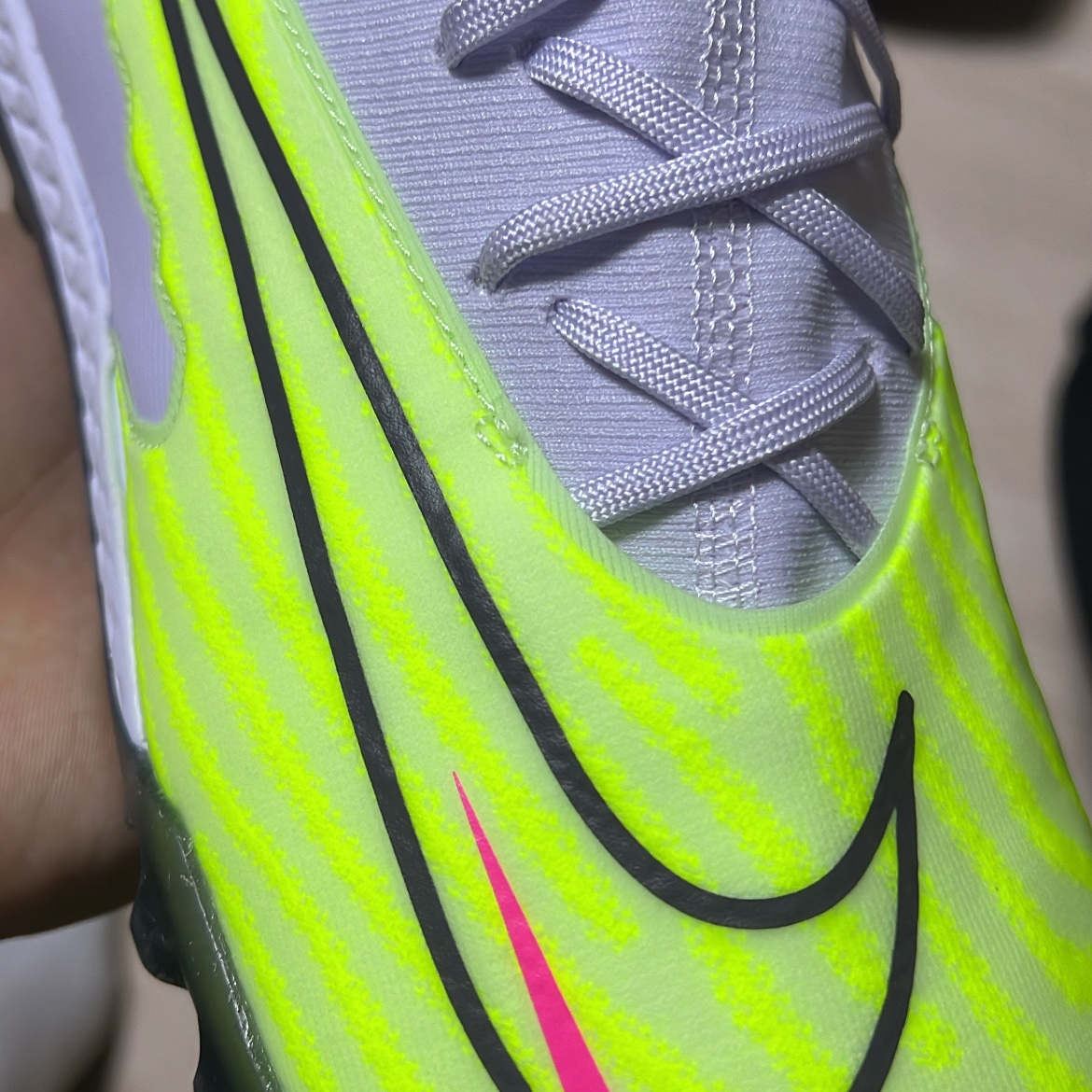 Nike React Phantom GX Pro TF Barely Volt Barely Grape 착용 스타일