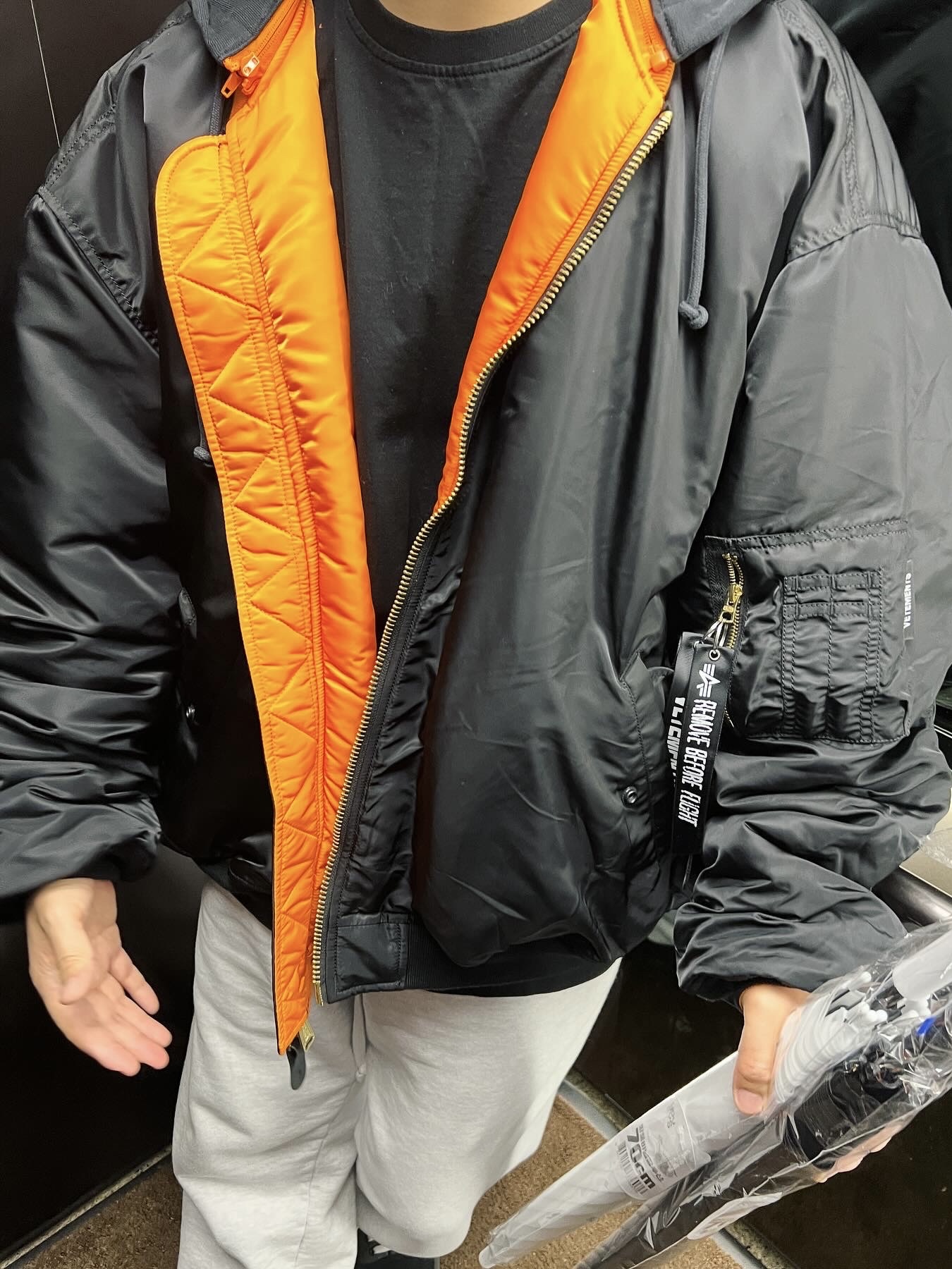 Vans x Neighborhood ComfyCush Era Black 착용 스타일 - 3