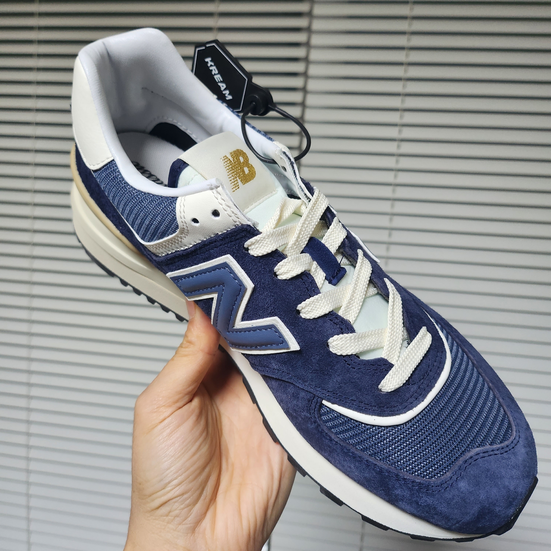 New Balance 574 Legacy Navy 착용 스타일