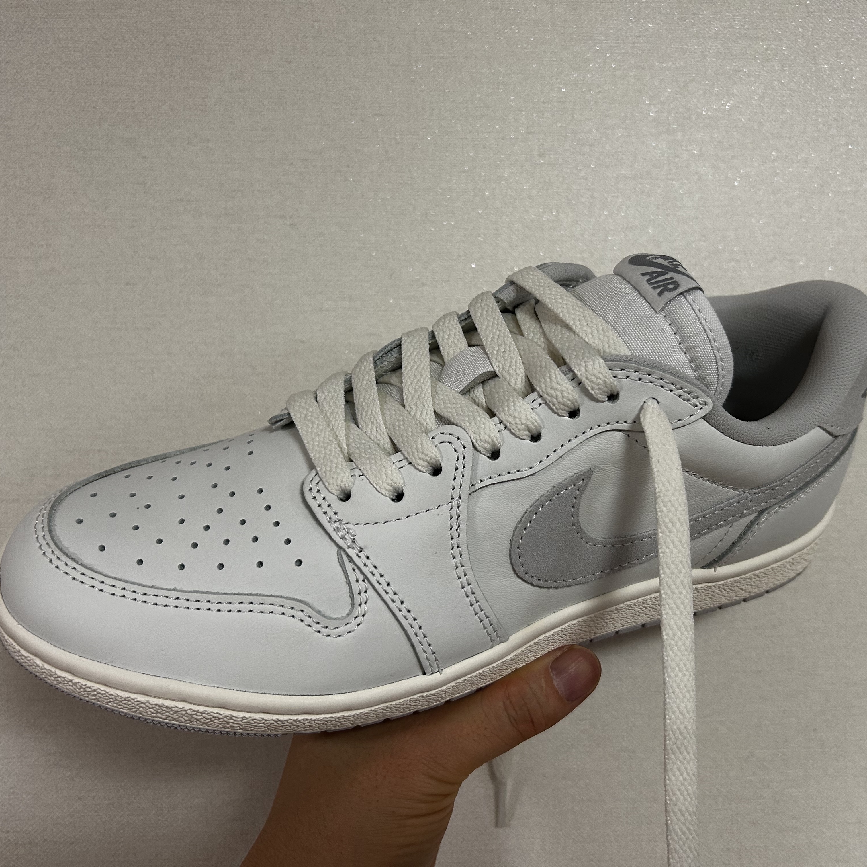 Jordan 1 Low 85 Neutral Grey 착용 스타일 - 3
