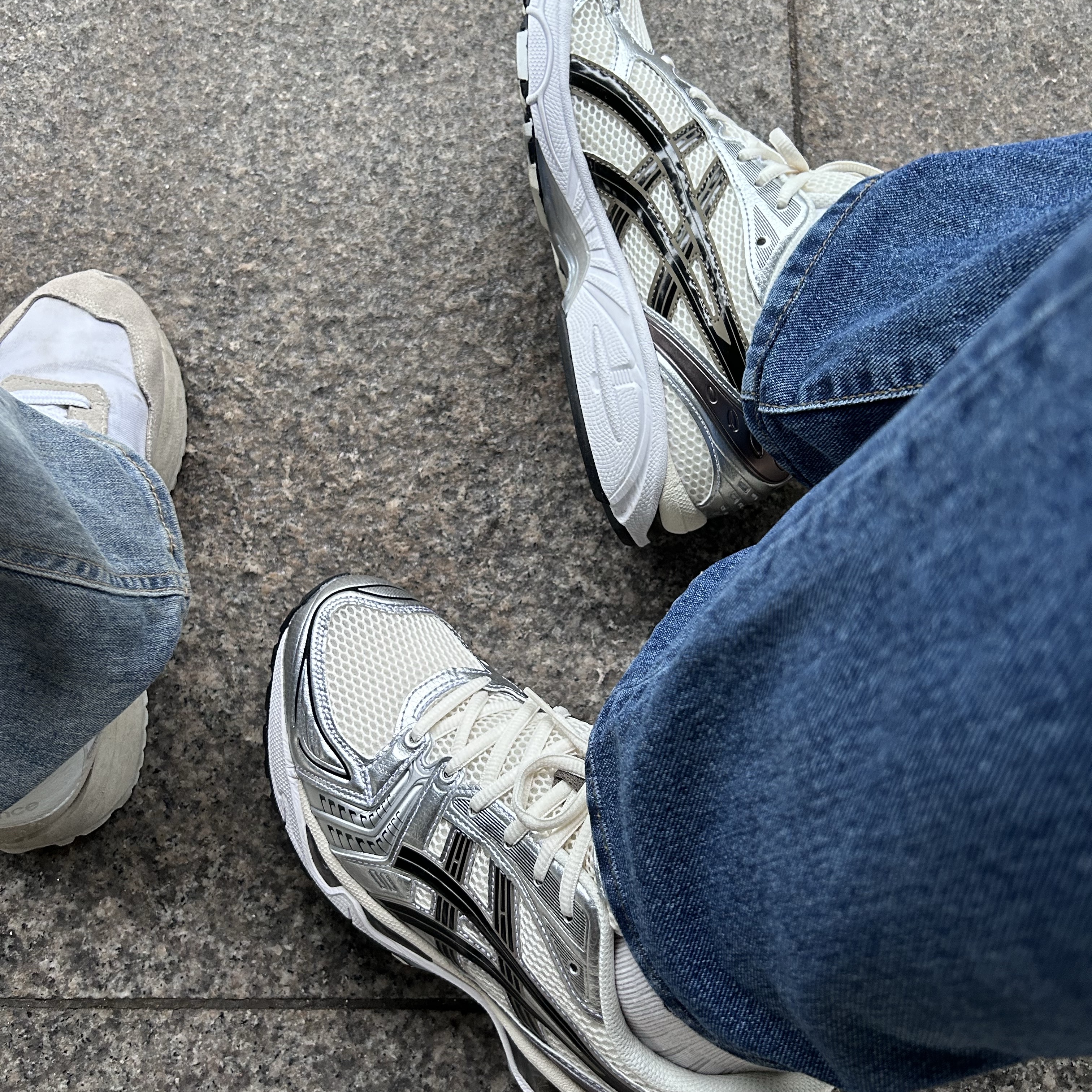 Asics Gel-Kayano 14 Cream Black 착용 스타일
