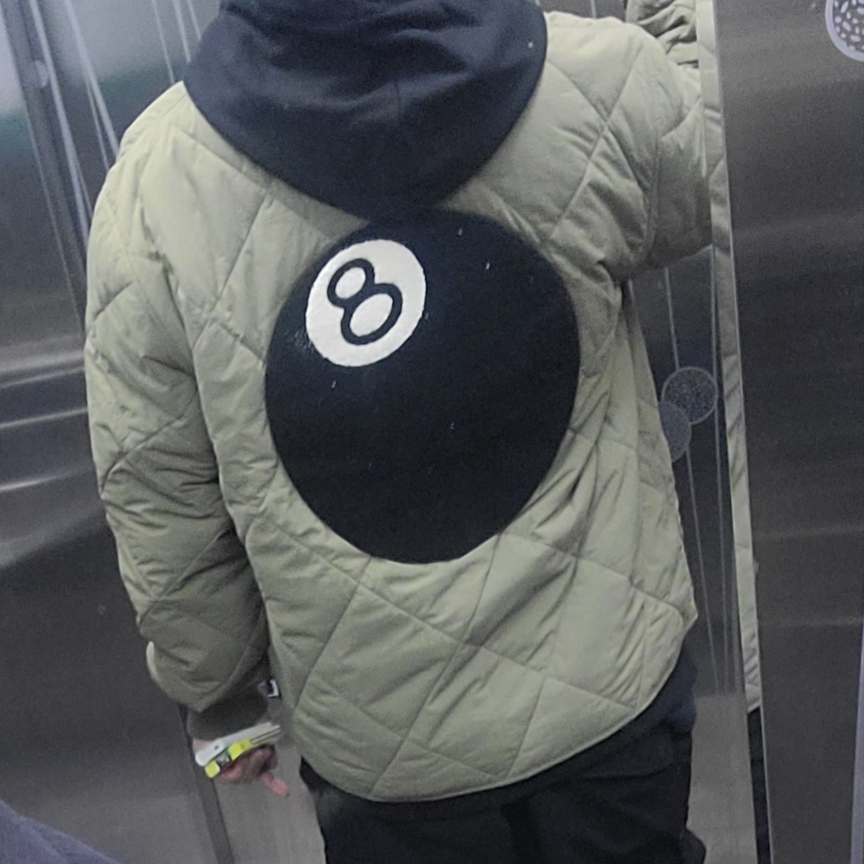 Stussy 8 Ball Quilted Liner Jacket Olive 착용 스타일 - 1