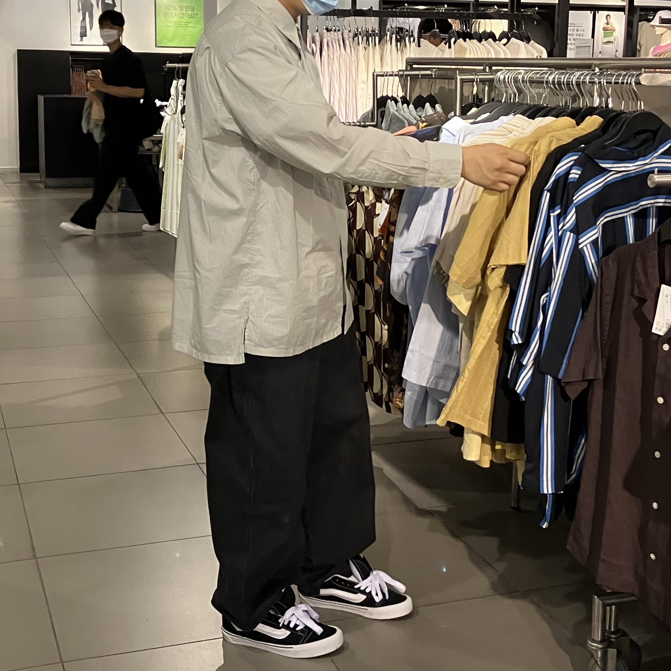 Vans Knu-Skool Black True White 착용 스타일