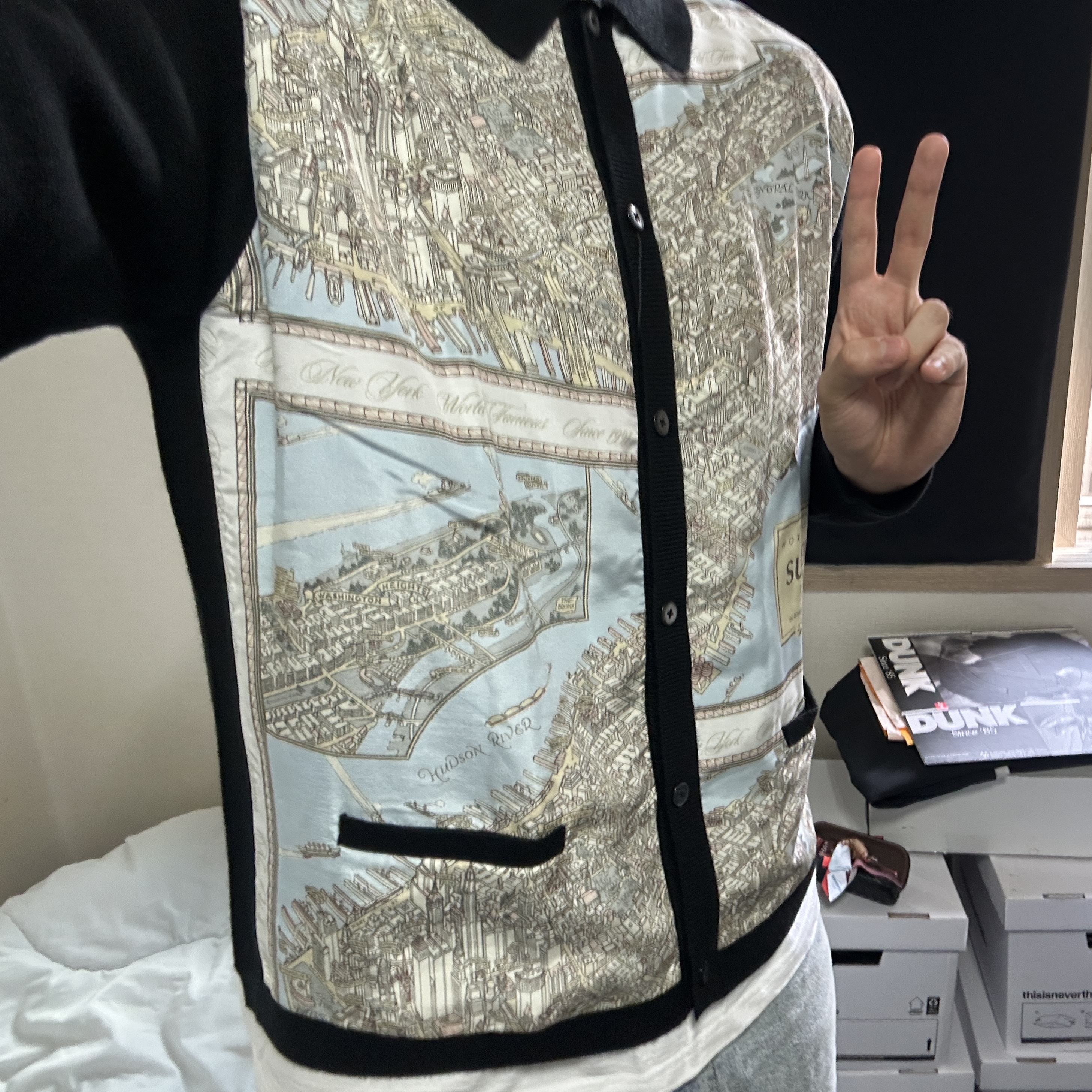 Supreme Silk Map Cardigan Black - 23FW 착용 스타일