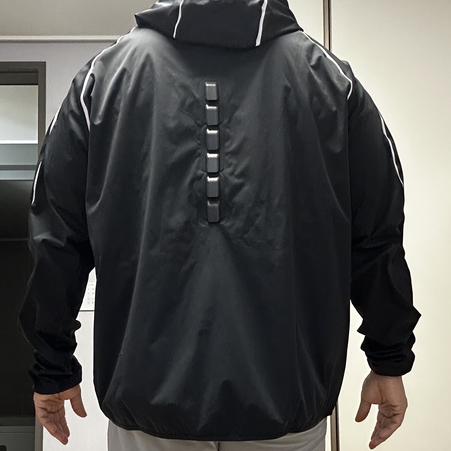 Nike x Drake Nocta Basketball Warmup Jacket Black (DV3661-010) 착용 스타일 - 2