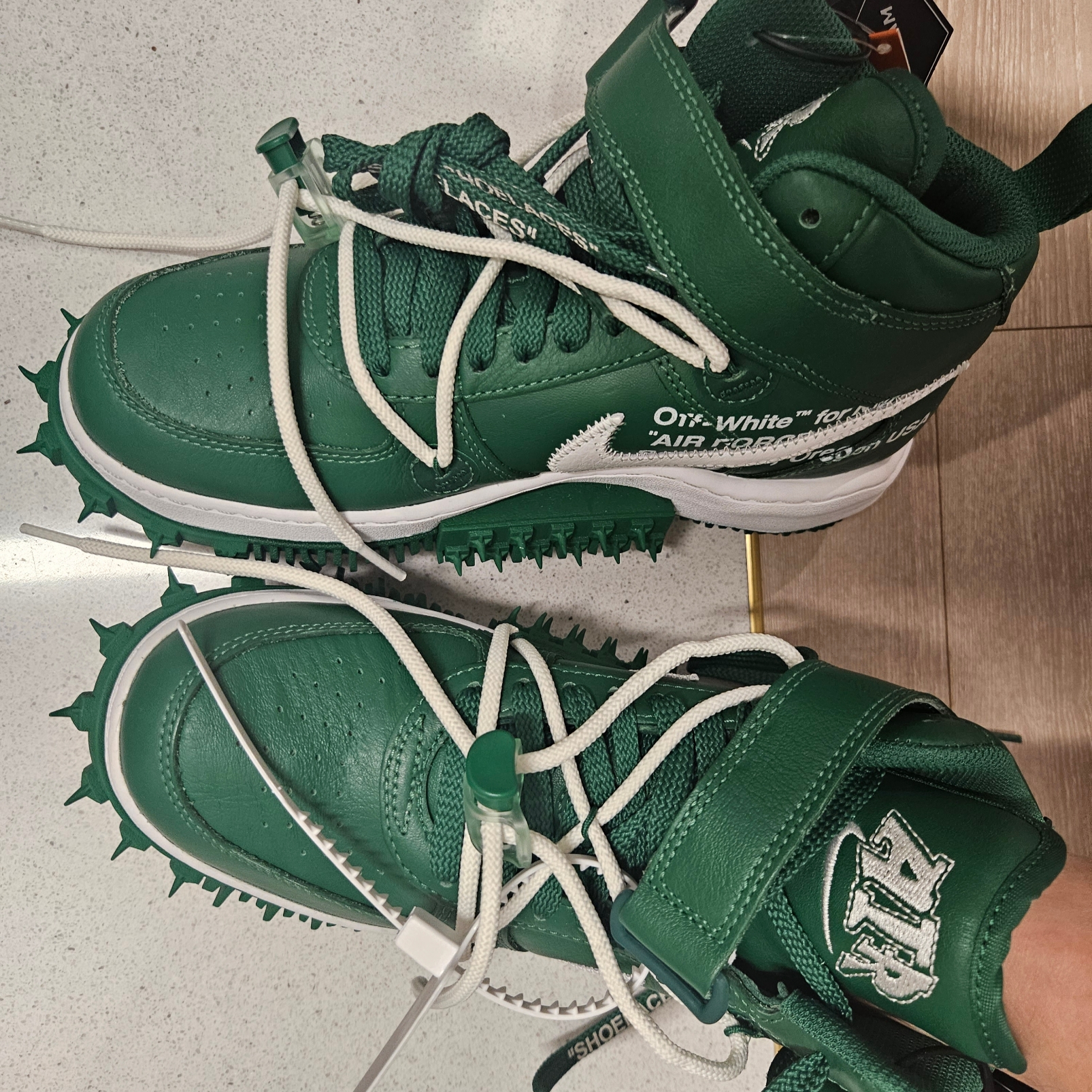 Nike x Off-White Air Force 1 Mid SP Leather Pine Green 착용 스타일 - 2