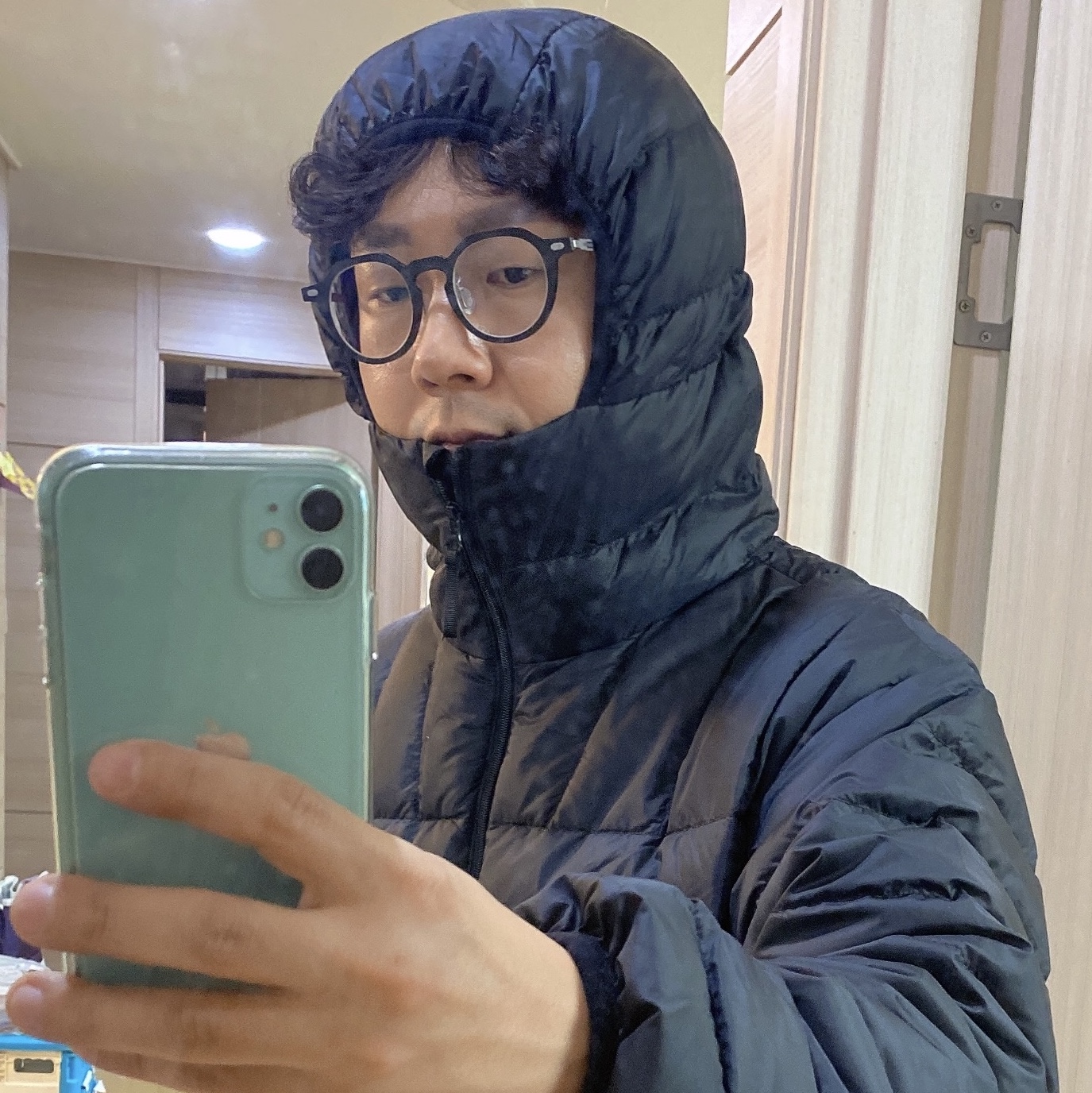 Supreme Micro Down Half Zip Hooded Pullover Black - 23FW 착용 스타일 - 2