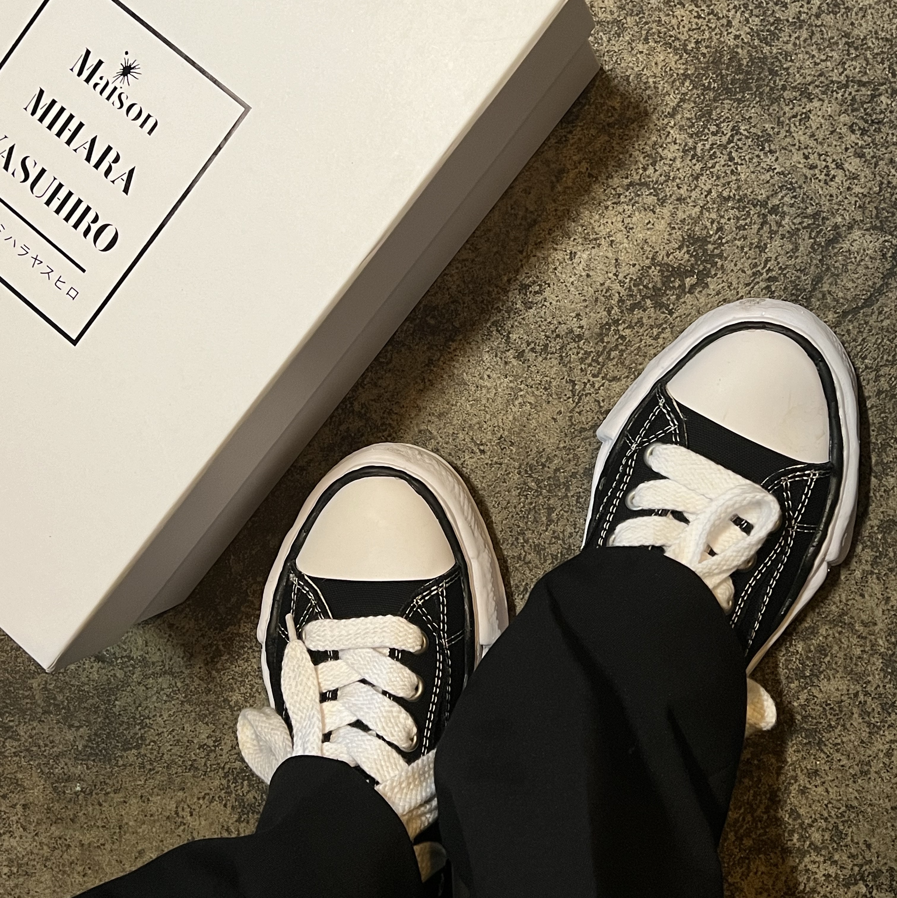 Maison Mihara Yasuhiro Peterson OG Sole Canvas Low Sneakers Black 착용 스타일