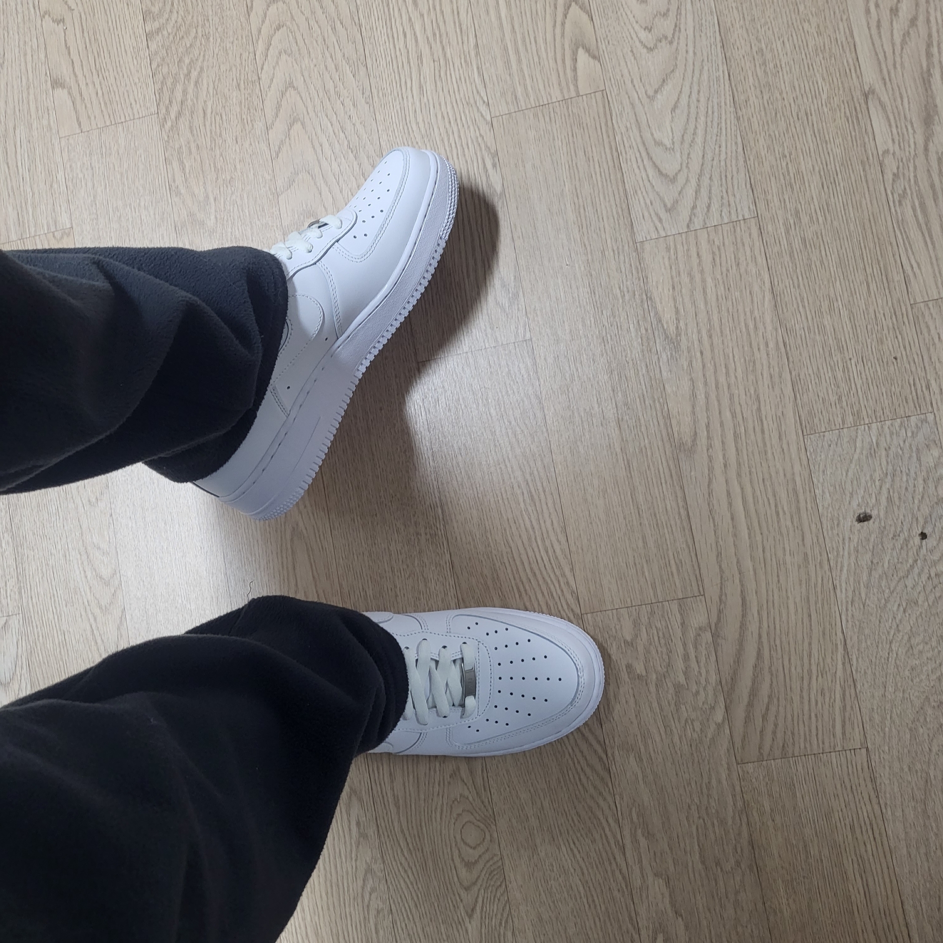 Nike Air Force 1 '07 Low White 착용 스타일