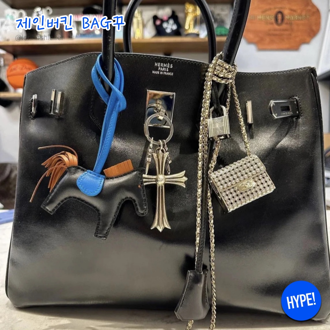 Hermes Rodeo PM Charm Milo & Noir Gold Bleu Zanzibar, Miu Miu Arcadie Matelasse Nappa Leather Bag Black 착용 스타일 - 4