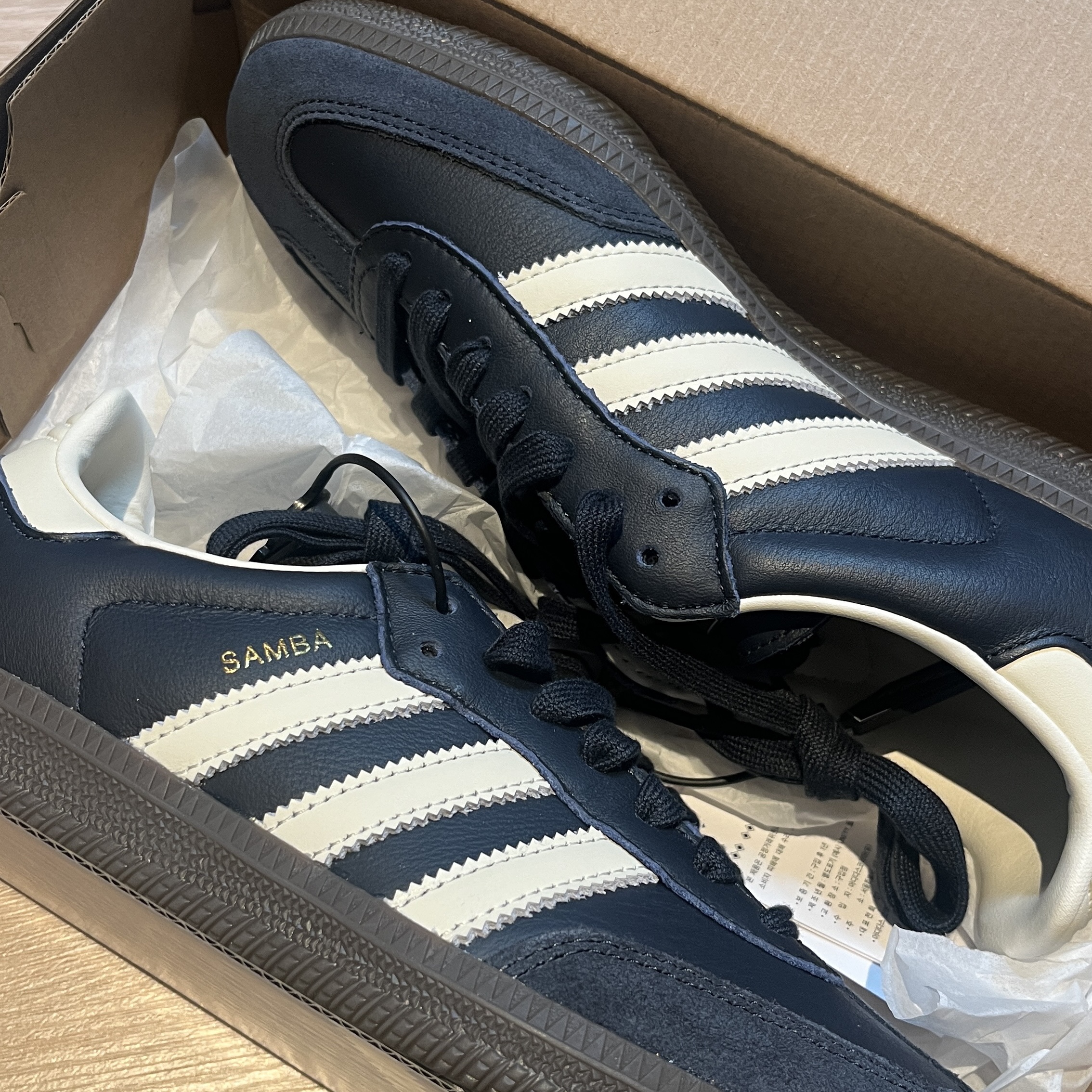 Adidas Samba OG Night Navy Cream White 착용 스타일 - 1