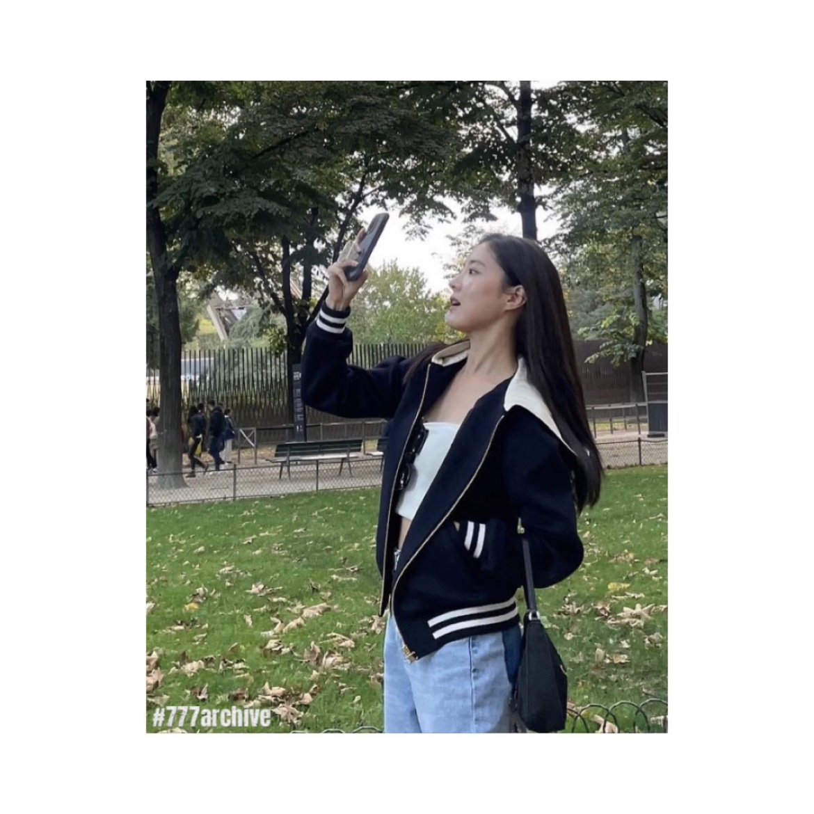 (W) Celine Hooded Teddy Jacket in Double Face Cashmere Navy 착용 스타일 - 2