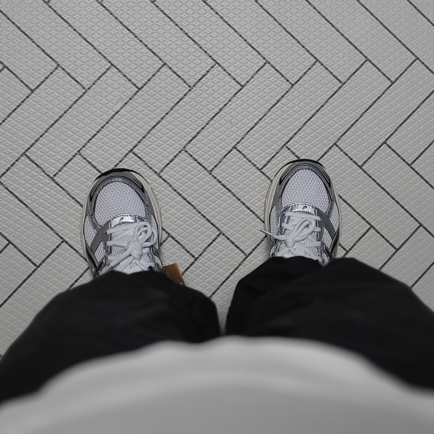 Asics Gel-1130 White Clay Canyon 착용 스타일 - 5