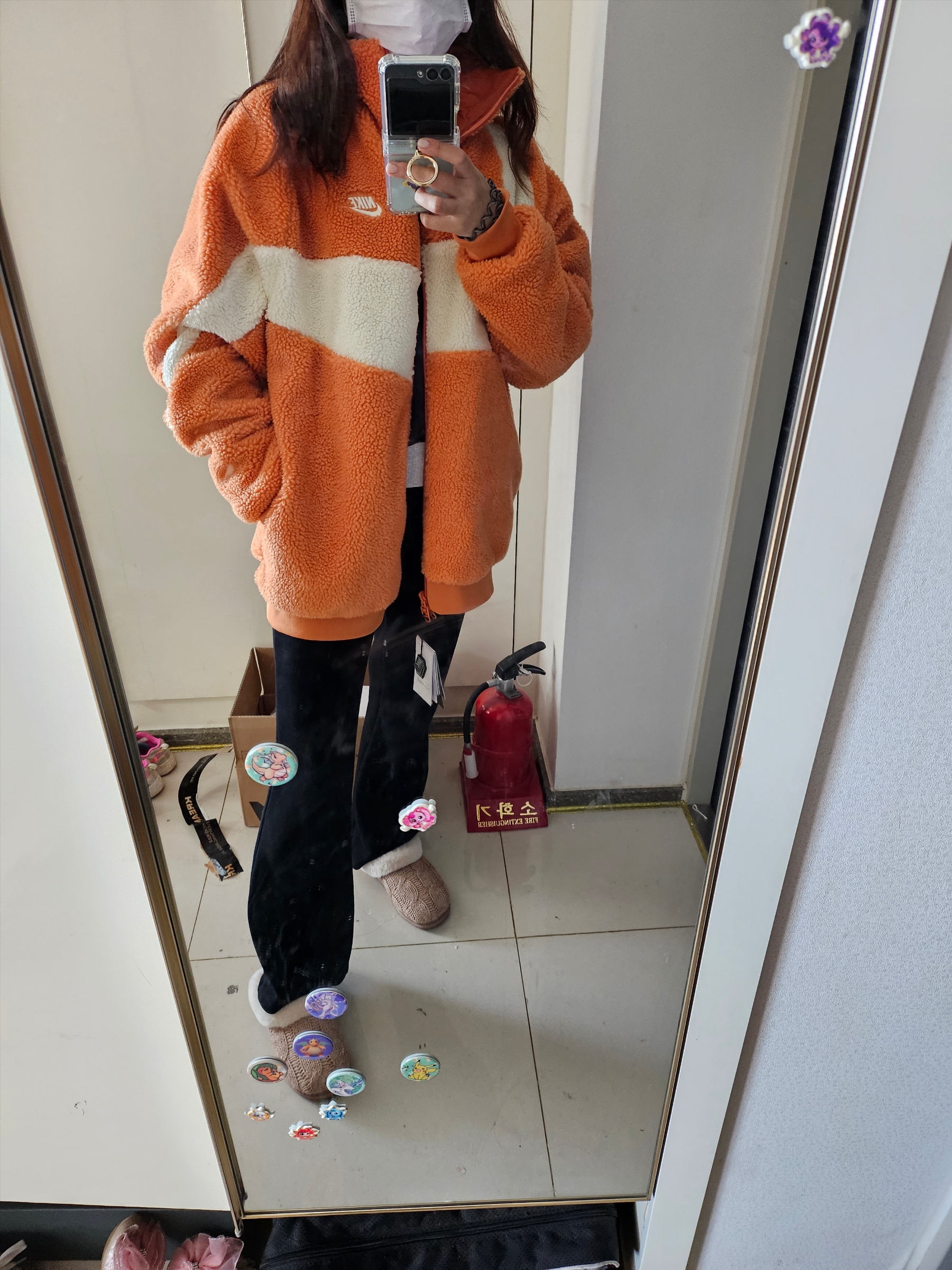Nike Big Swoosh Full Zip Jacket Hot Curry 착용 스타일