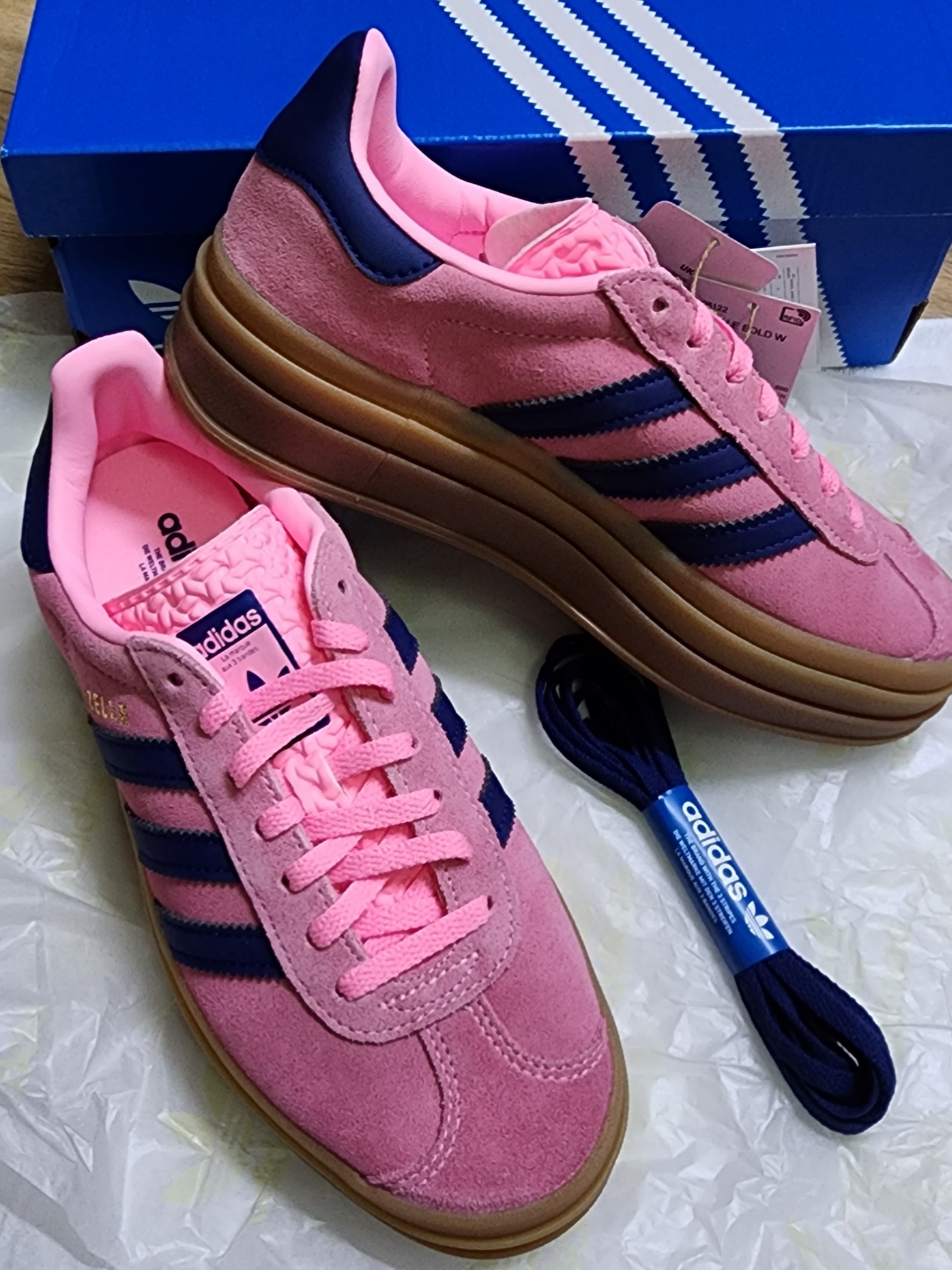 (W) Adidas Gazelle Bold Pink Glow Victory Blue 착용 스타일
