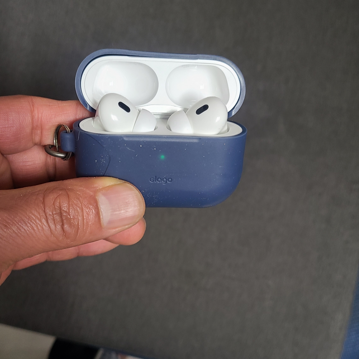 Apple Airpods Pro 2nd Gen with MagSafe Charging Case USB C (Korean Ver.) 착용 스타일 - 1