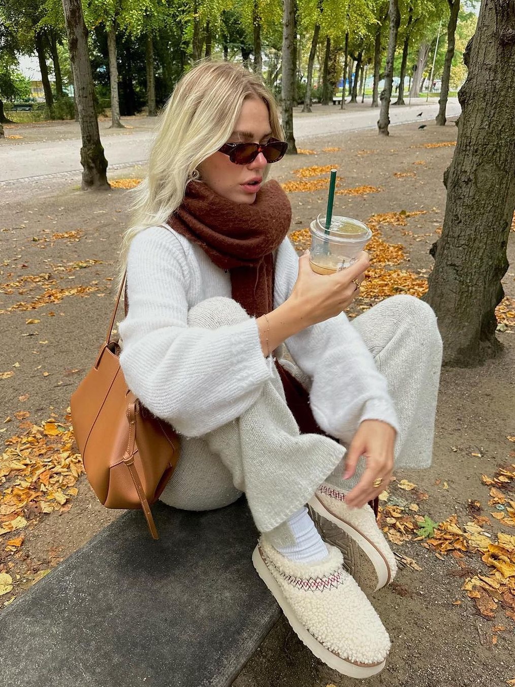 (W) UGG Tazz Braid Natural 착용 스타일 - 9
