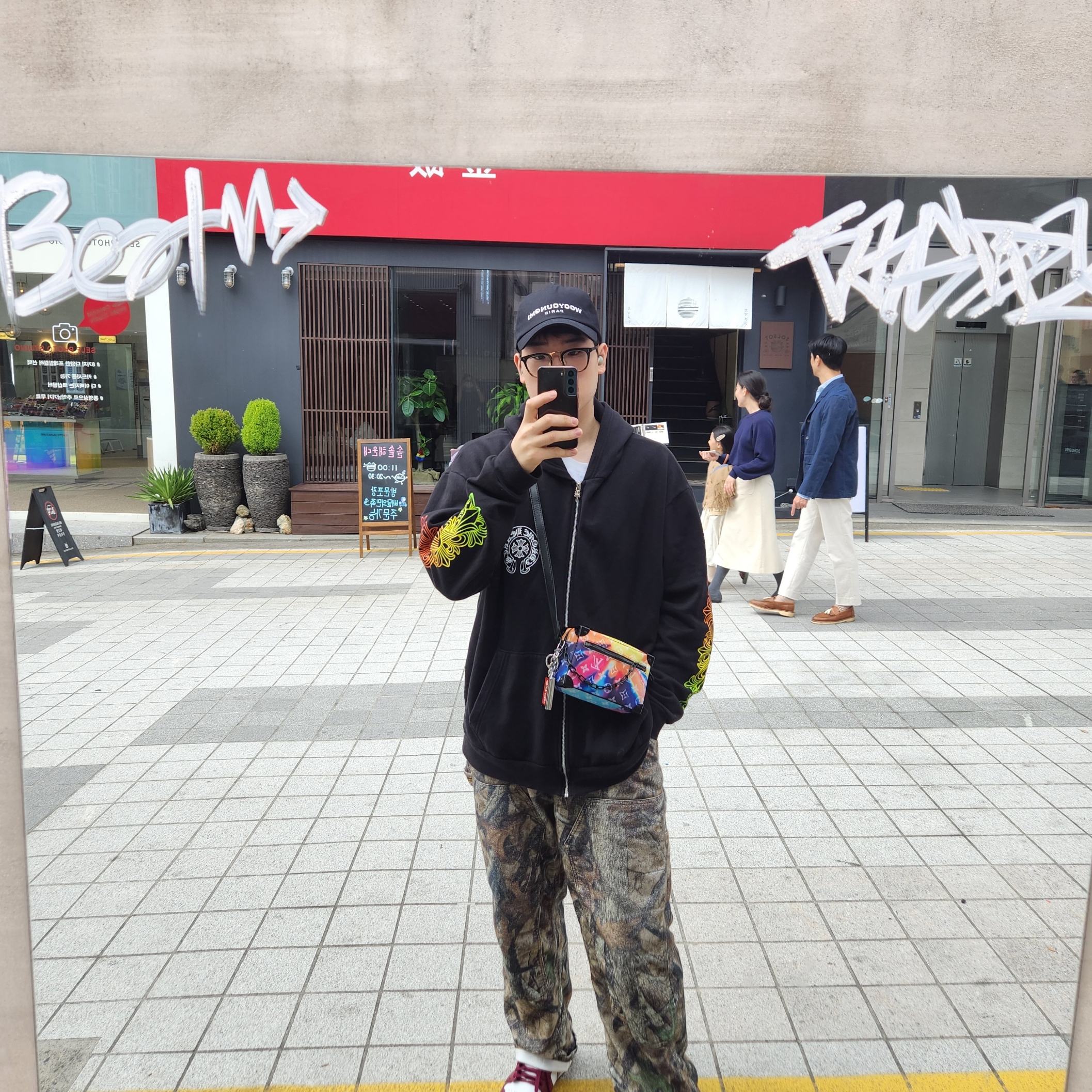 Wooyoungmi Embroidered Ball Cap Black - 24FW, Chrome Hearts Horseshoe Floral Fleece Zip-Up Hoodie Black 착용 스타일