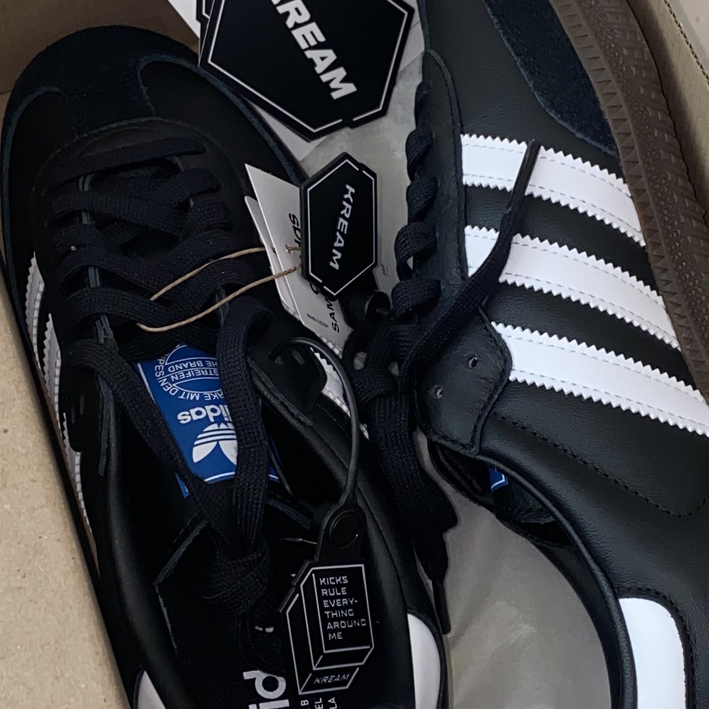 Adidas Samba OG Black White Gum 착용 스타일 - 1