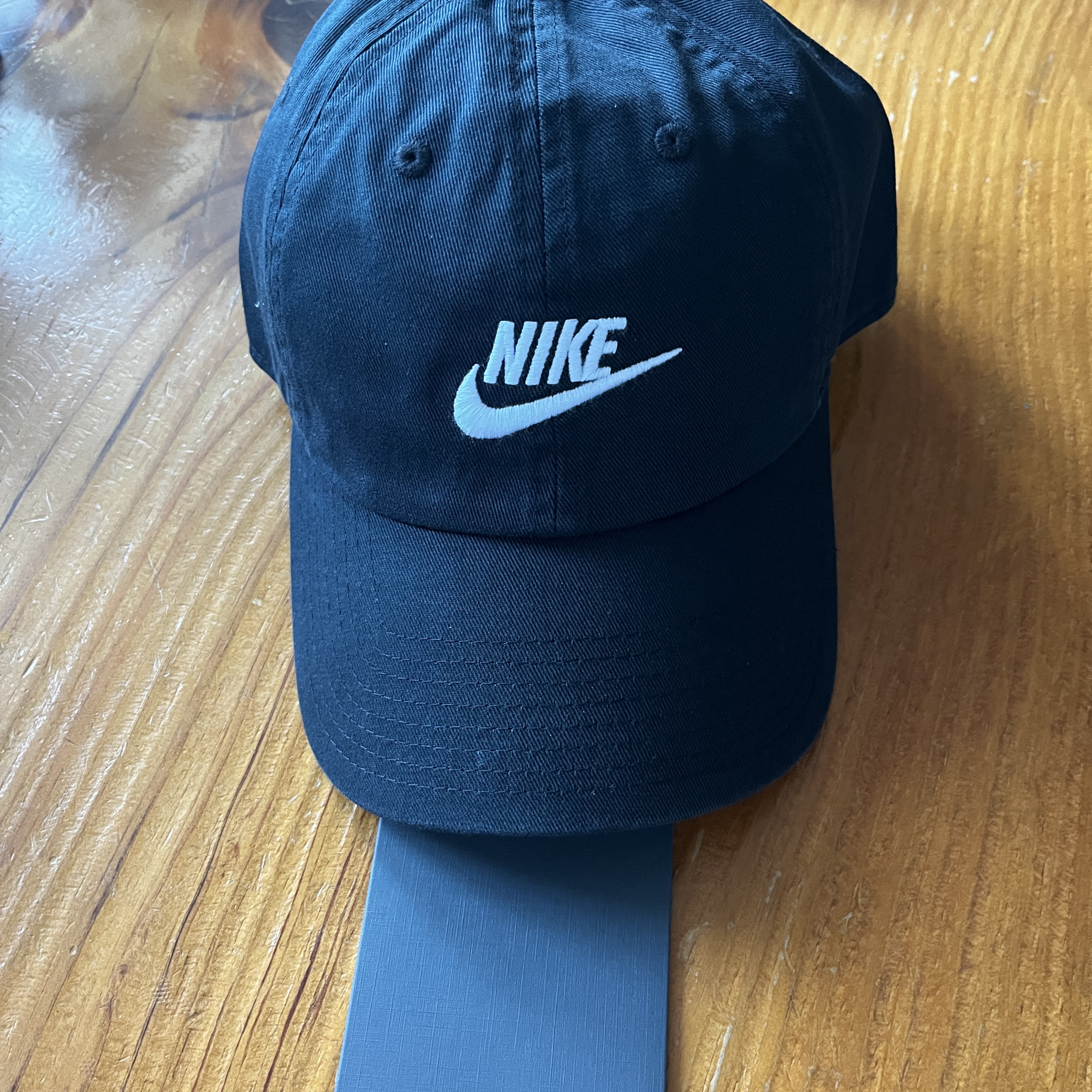 Nike Heritage 86 Futura Washed Cap Black White 착용 스타일