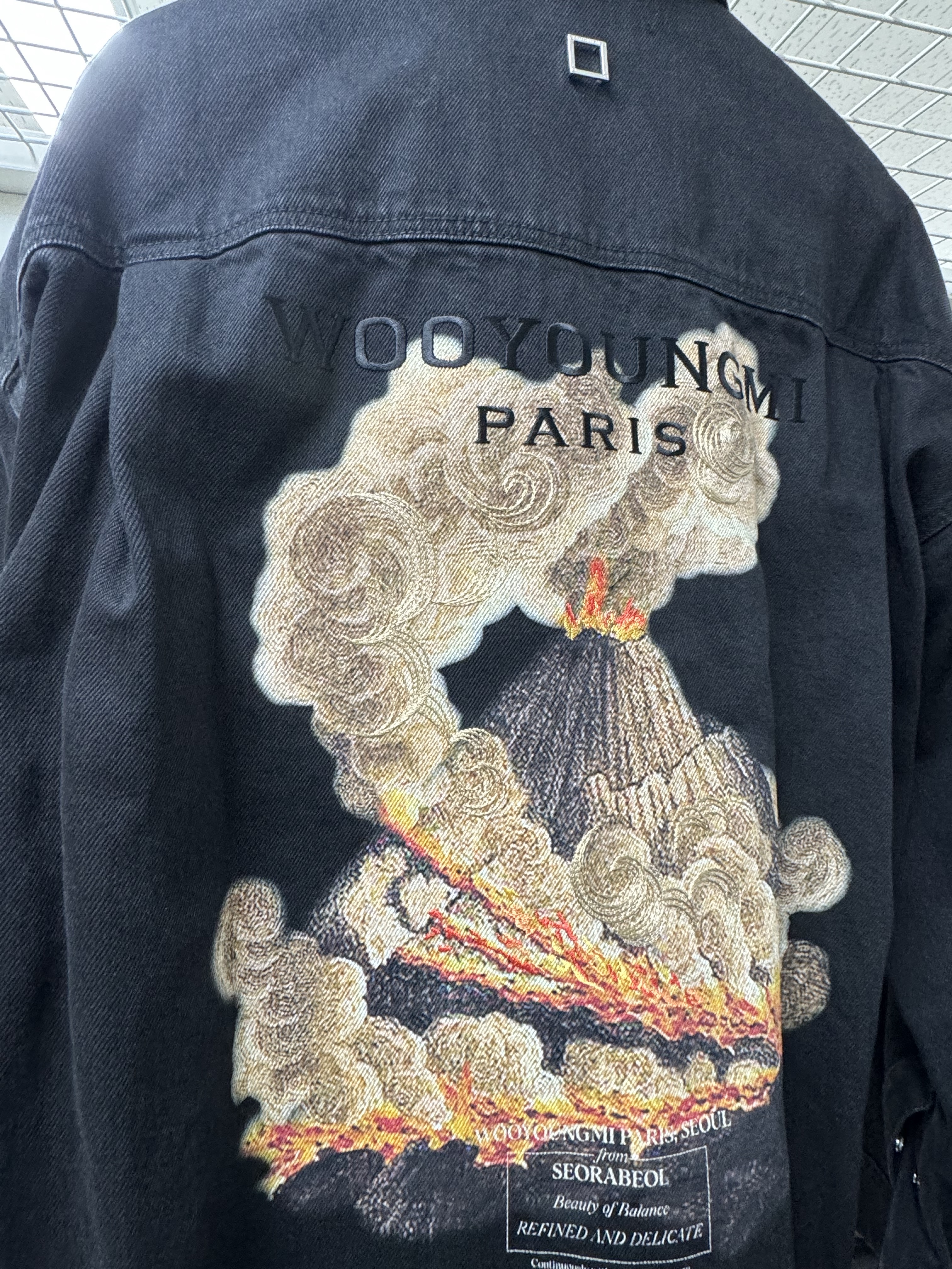 Wooyoungmi Volcano Denim Shirt Black - 23FW, Wooyoungmi Volcano Back Logo Sweatshirts Black - 23FW 착용 스타일 - 1